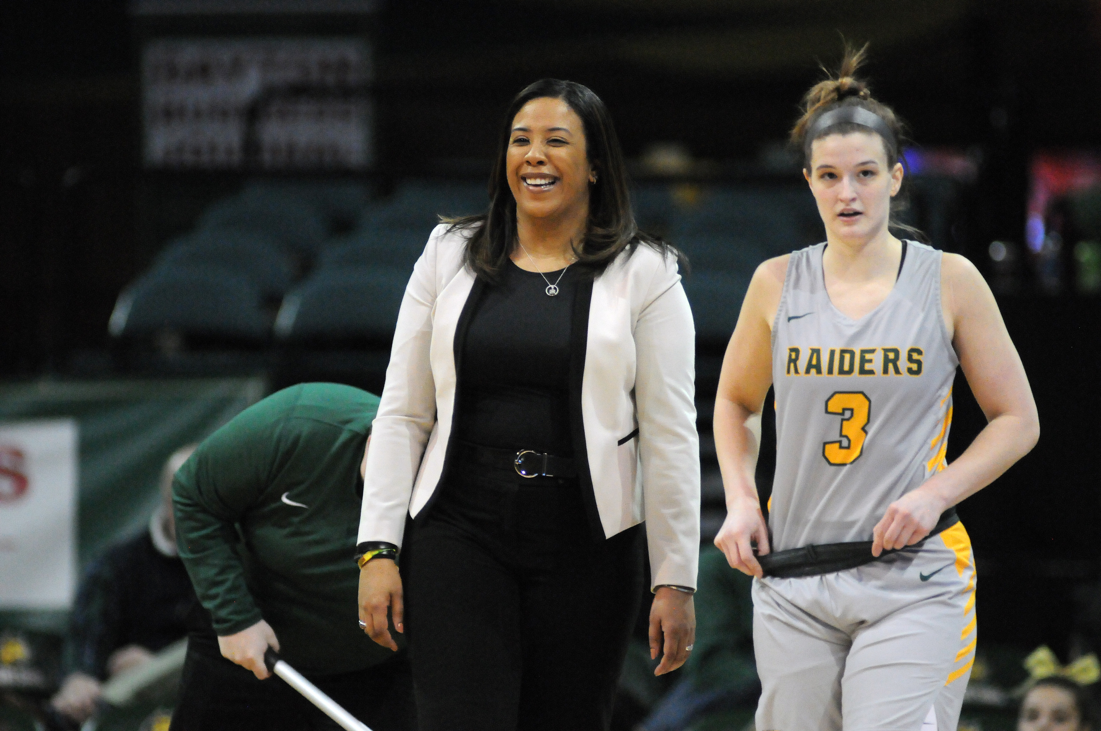 Raidergang drops heartbreaker on Friday night in NCAA opener - Wright State  University Athletics