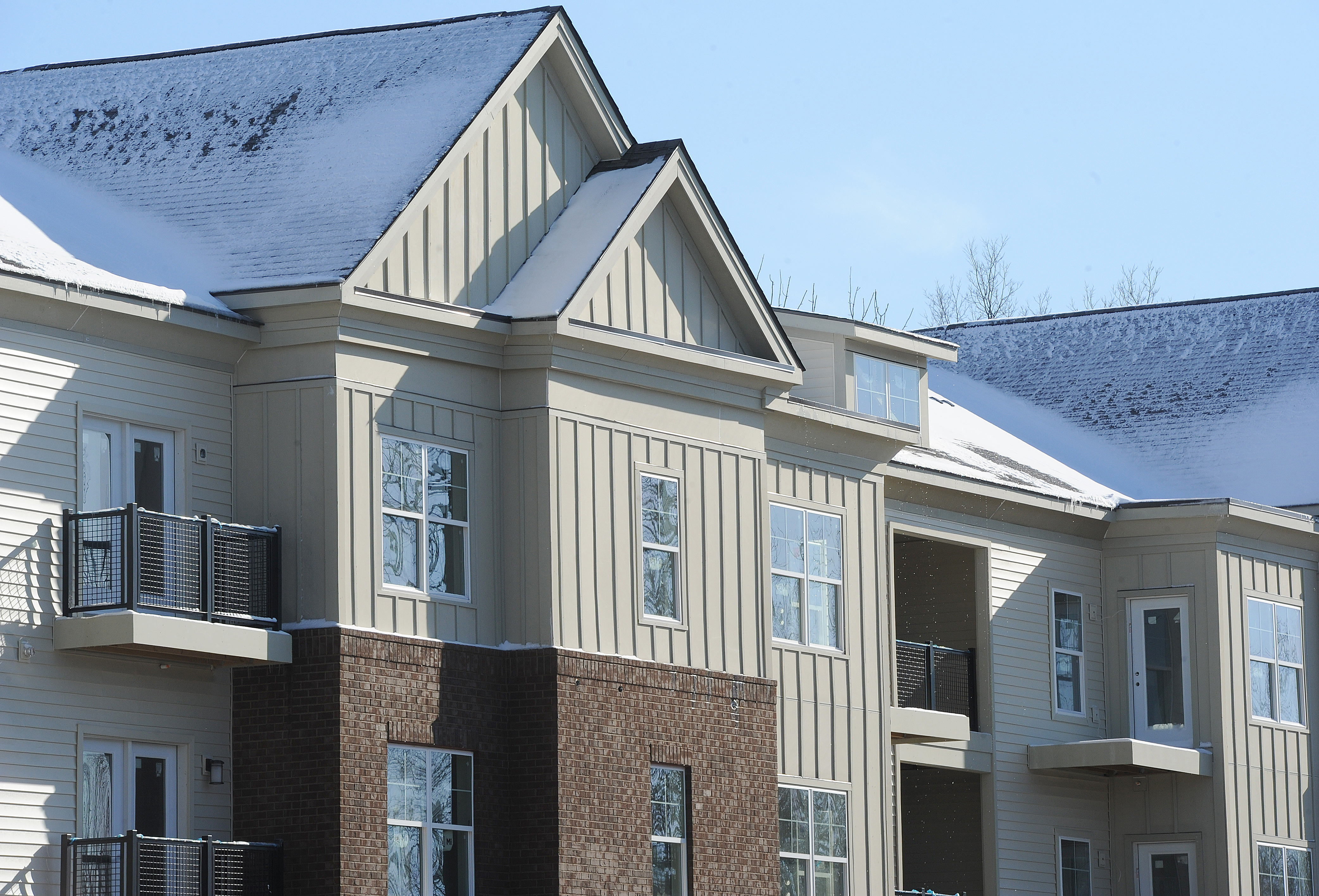 A $35 million luxury apartment complex in Centerville with 360 units is expected to be completed early next year.
Gateway Lofts has leased the vast majority of the nearly 180 finished one- and two-bedroom units at the 701 E. Alex Bell Road complex near Ohio 48 and Interstate 675. MARSHALL GORBY\STAFF