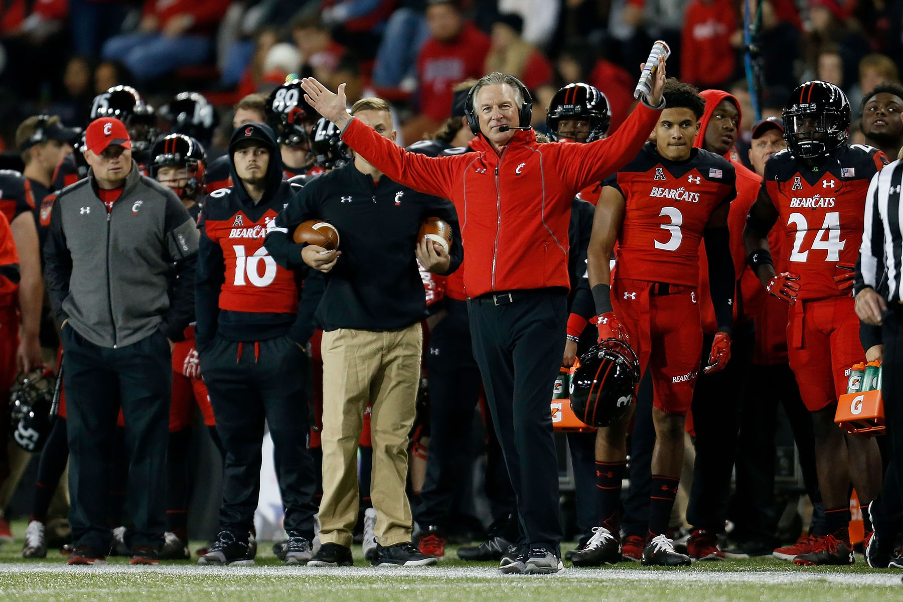 Tommy Tuberville resigns as Cincinnati Bearcats football coach