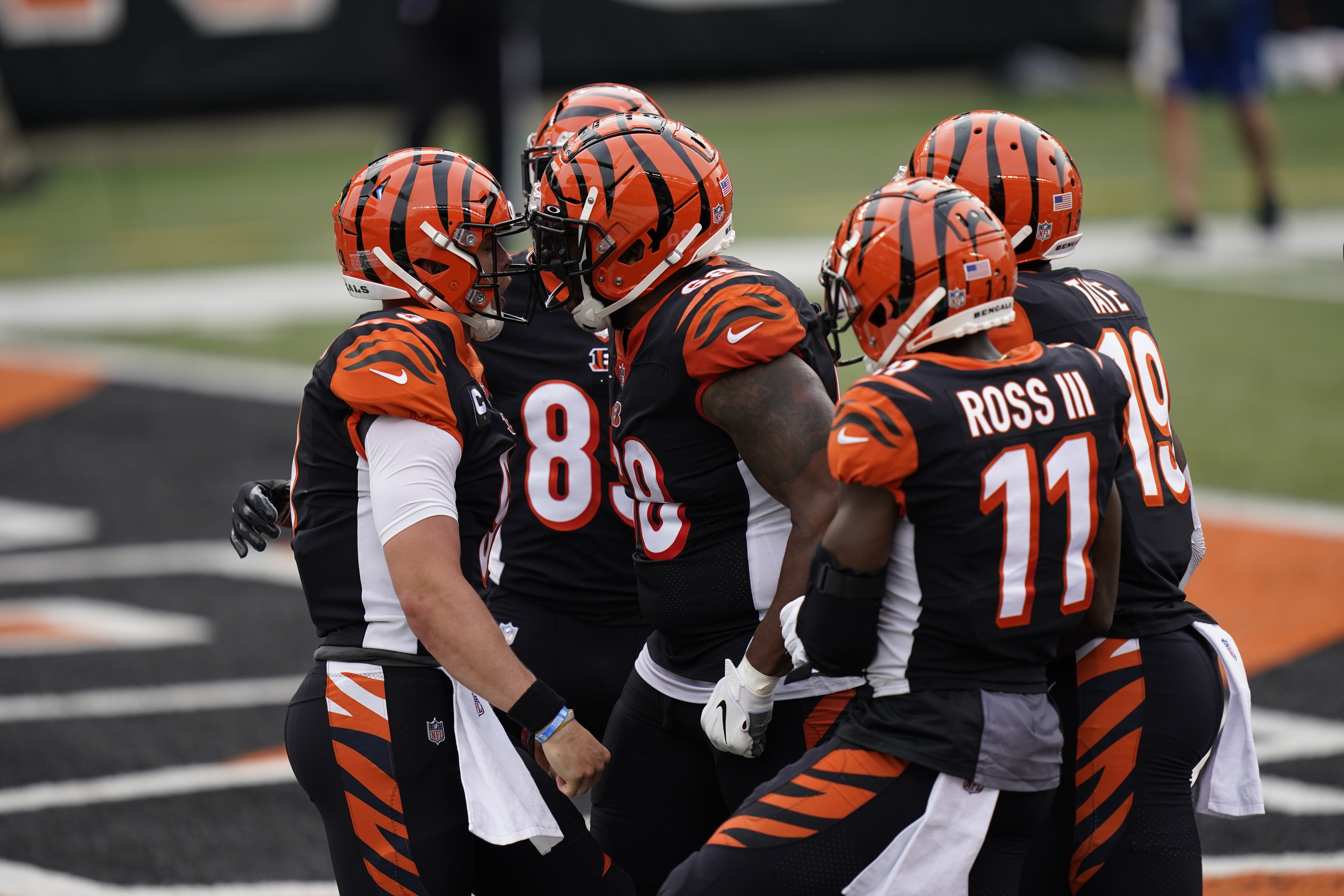 Bengals rookie QB Joe Burrow scores first NFL touchdown vs. Chargers