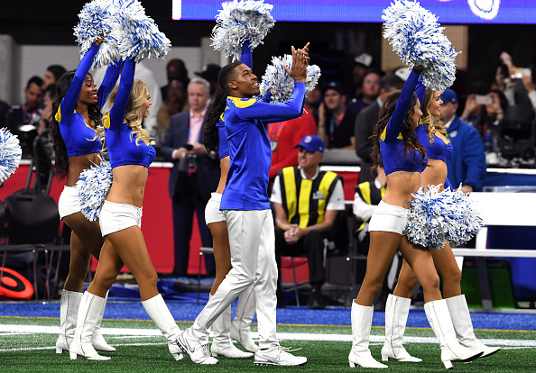 Cheerladdies! First ever male cheerleaders at the Super Bowl - PressReader