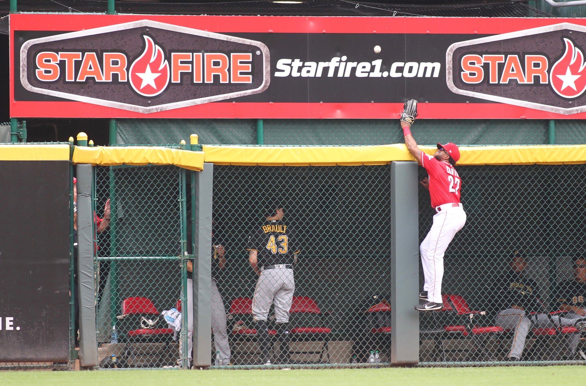 Billy Hamilton, Reds beat Milwaukee Brewers with walk-off home run