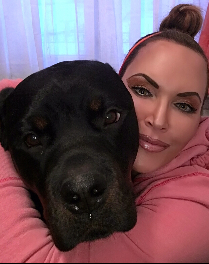 Troy resident Kelley Gunter, the author of the new book "You Have Such a Pretty Face," loss 243 with the help of weight loss surgery in 2002. She says true transformation came when he sought help for her destructive behavior. She lives with her son Alec and three Rottweilers.