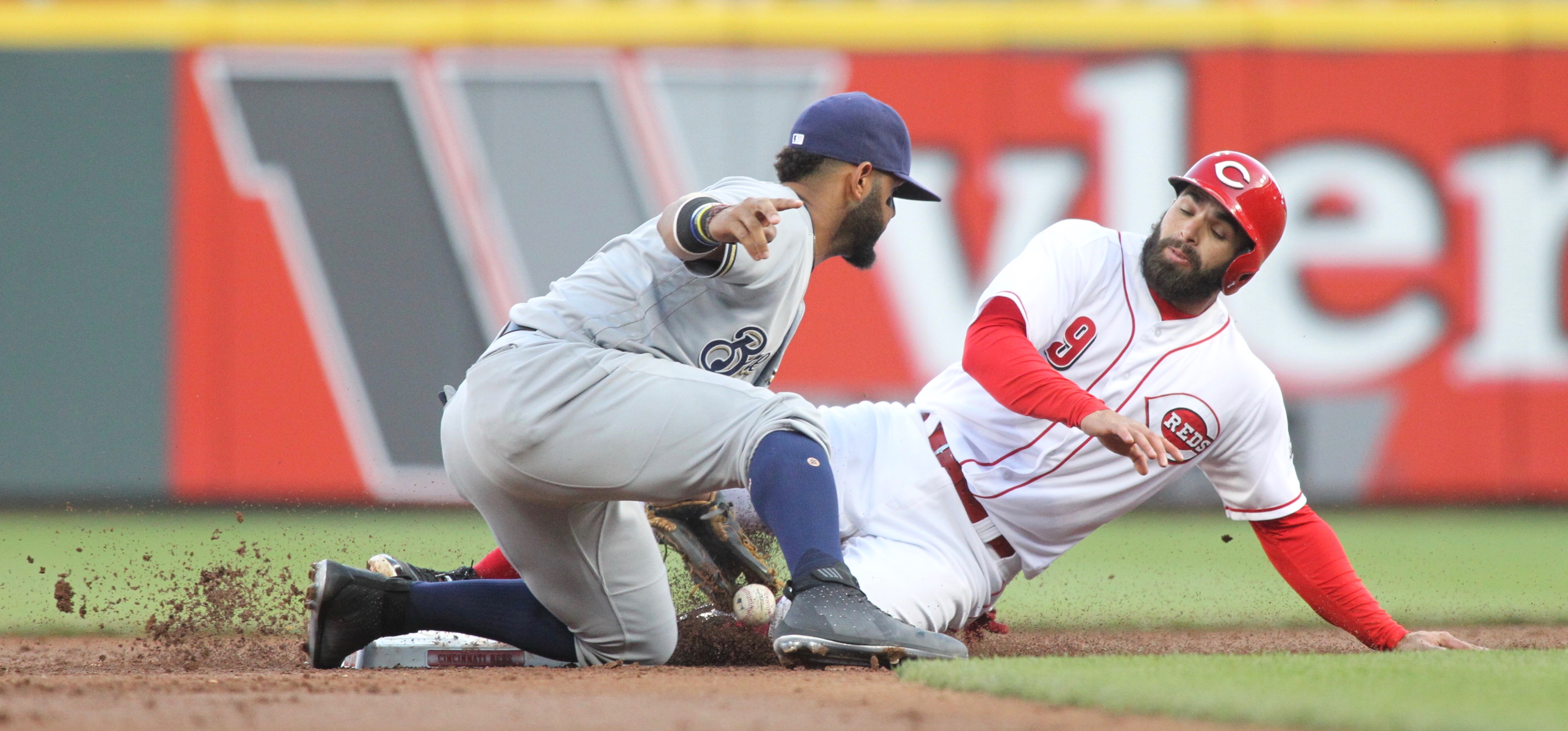 MILWAUKEE, WI - JULY 26: Cincinnati Reds second baseman Jonathan