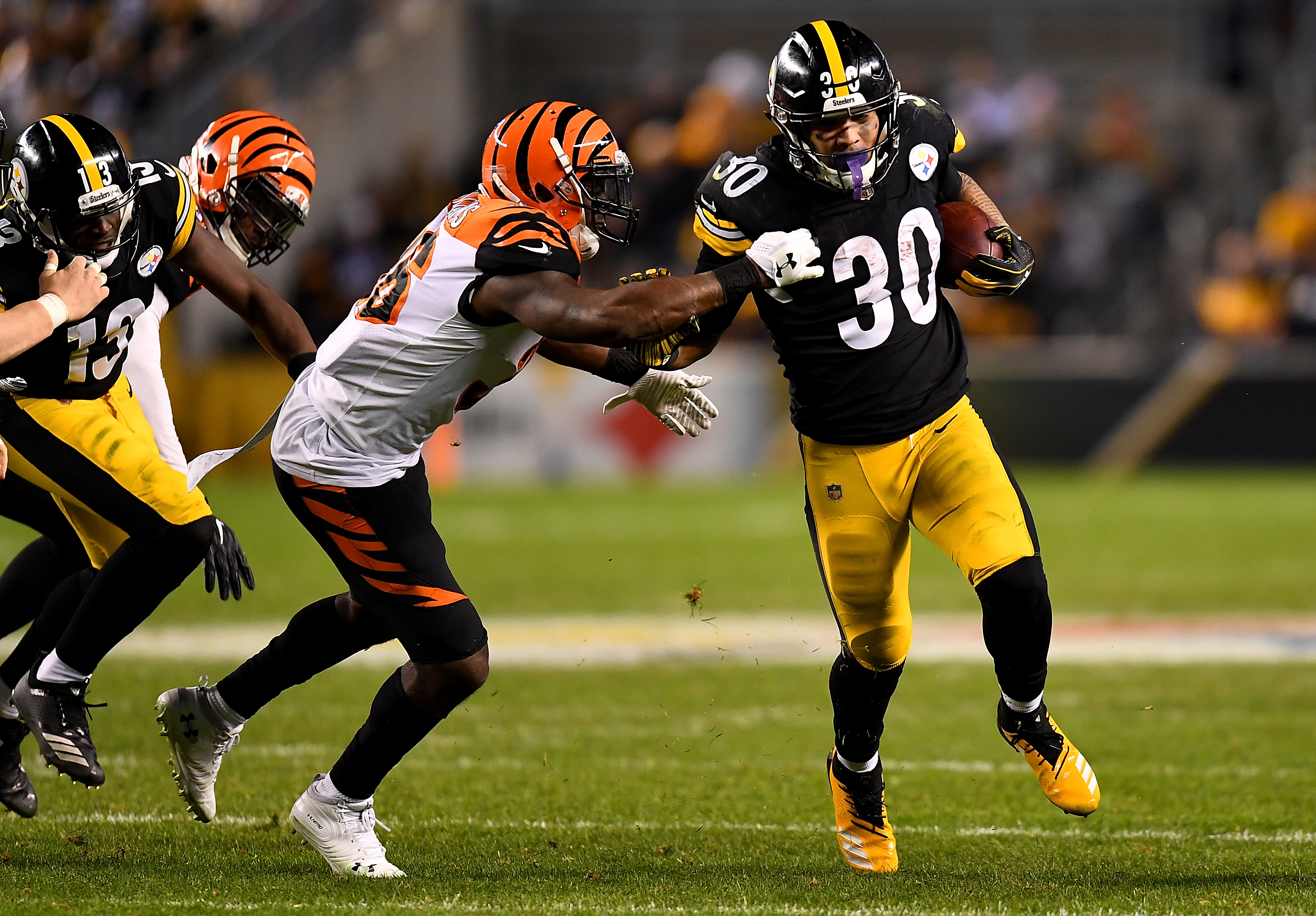 juju was enjoying himself during Bengals-Steelers on MNF last year. 