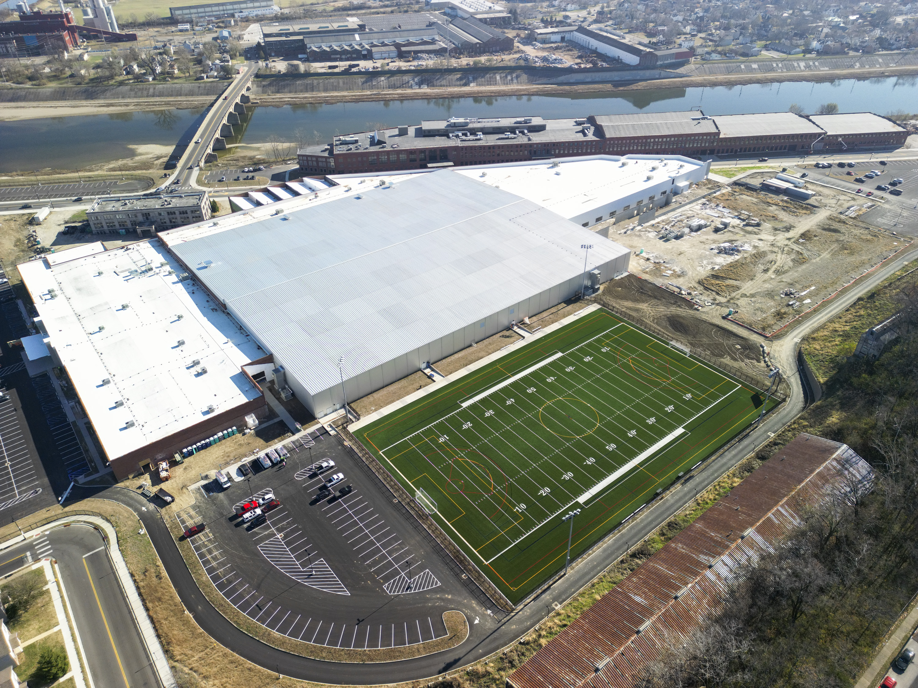 Largest indoor-outdoor sports complex to replace nearly vacant St. Louis  Outlet Mall