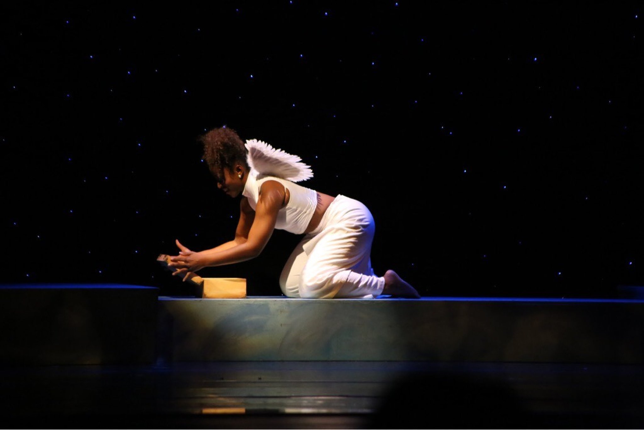 Dancers from the Dayton Contemporary Dance Company will demonstrate dance steps at Books & Co. on Nov. 18 while the store s Miss Mary reads The Littlest Angel. CONTRIBUTED