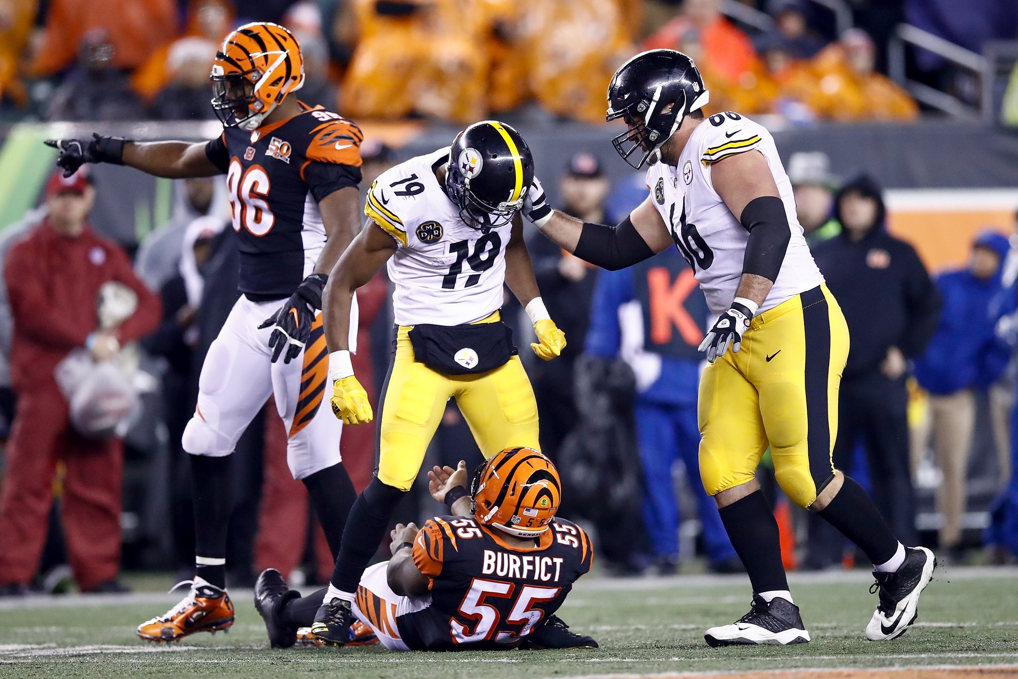 Bengals' Shawn Williams ejected for helmet hit on Andrew Luck