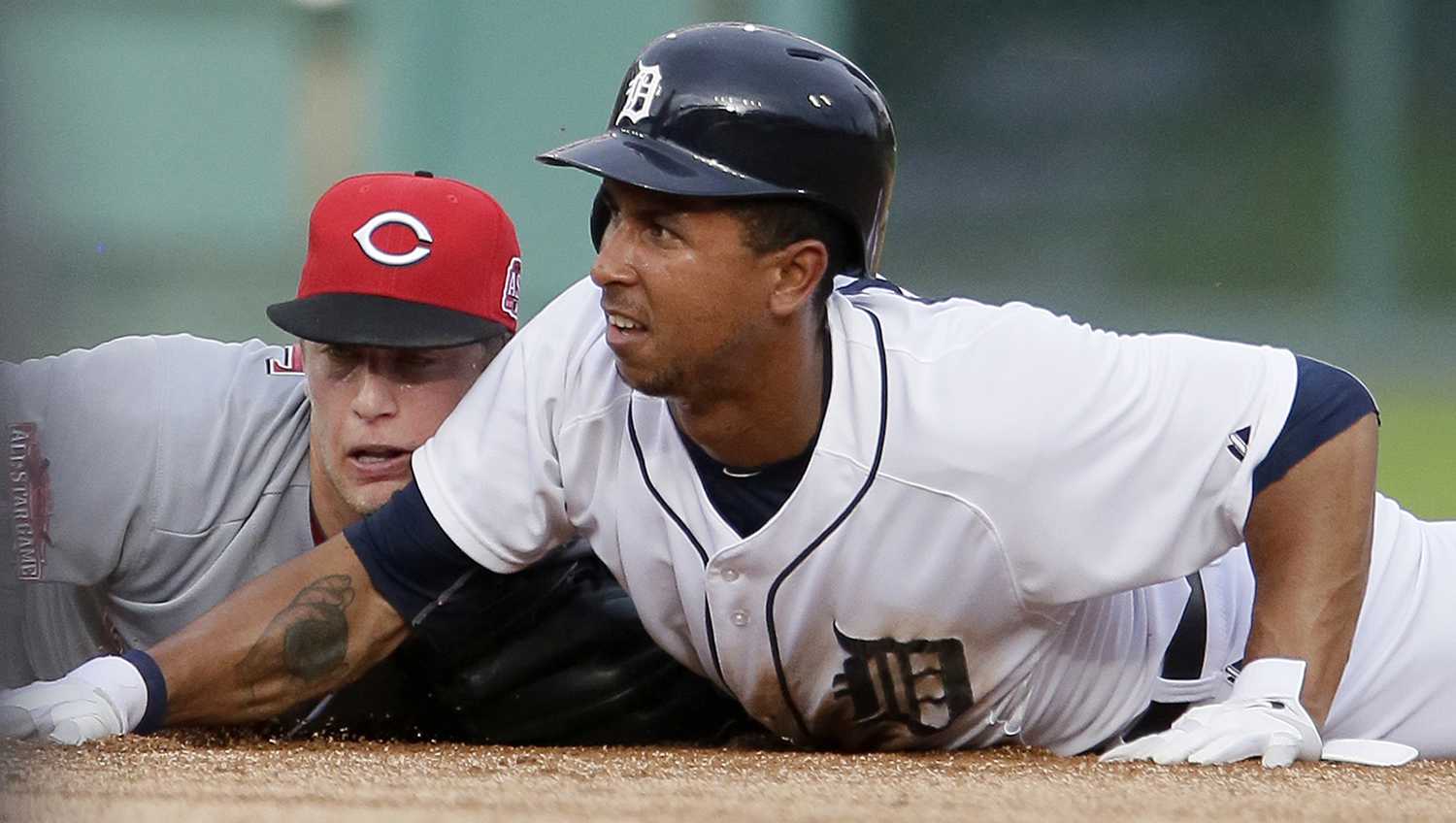 Reds rookie makes history as Major League-best win streak continues