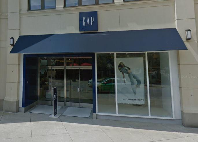 BREAKING: Gap to close more than 200 stores, split from Old Navy