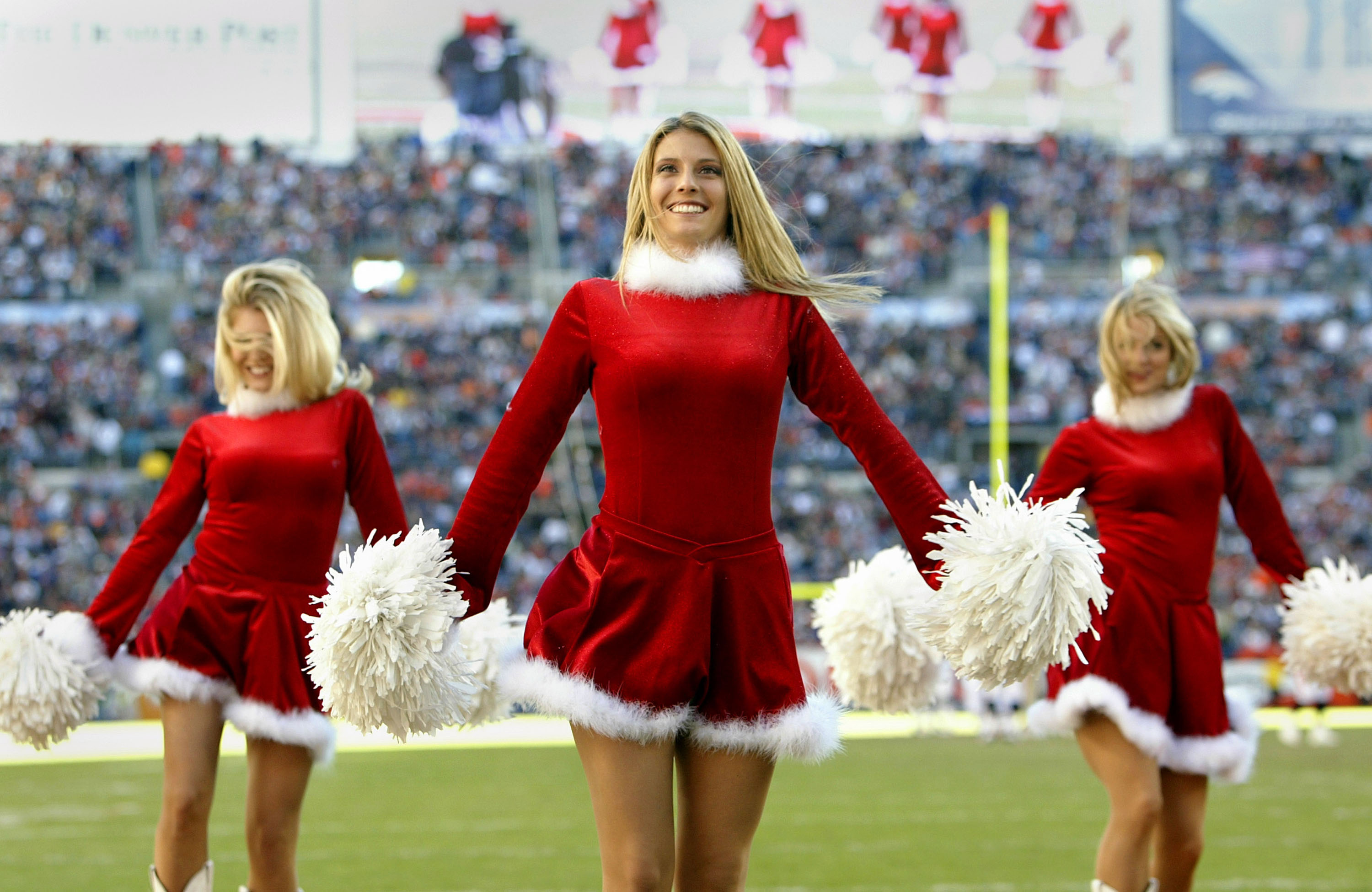 Photos: NFL, NBA cheerleaders get ready for Christmas