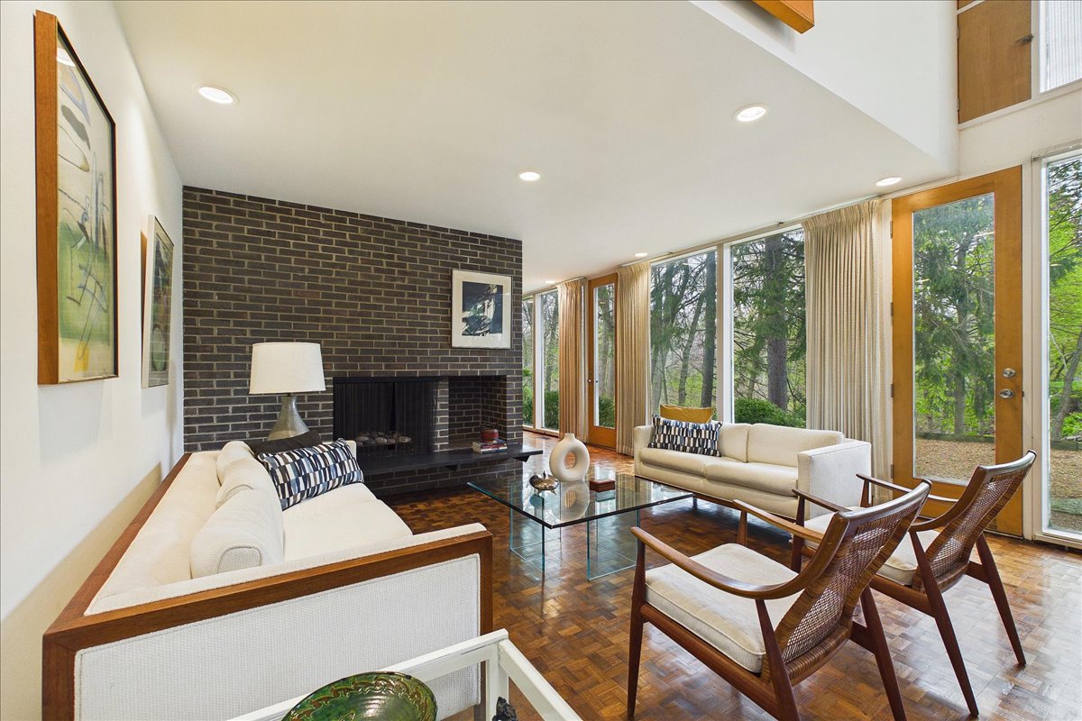 Modernist home built on a Highland Park ravine in 1962 on sale for first time