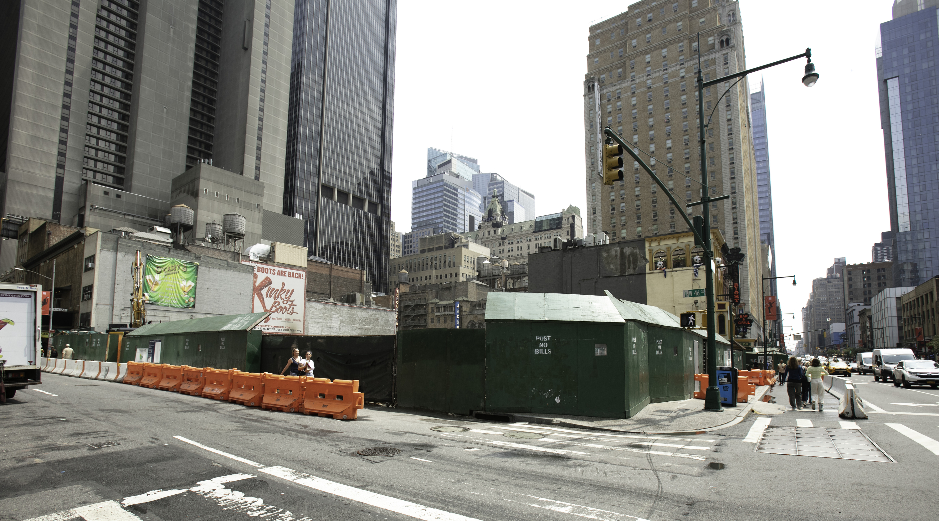 Extell faces opposition over thrill ride at massive Times Square hotel ...