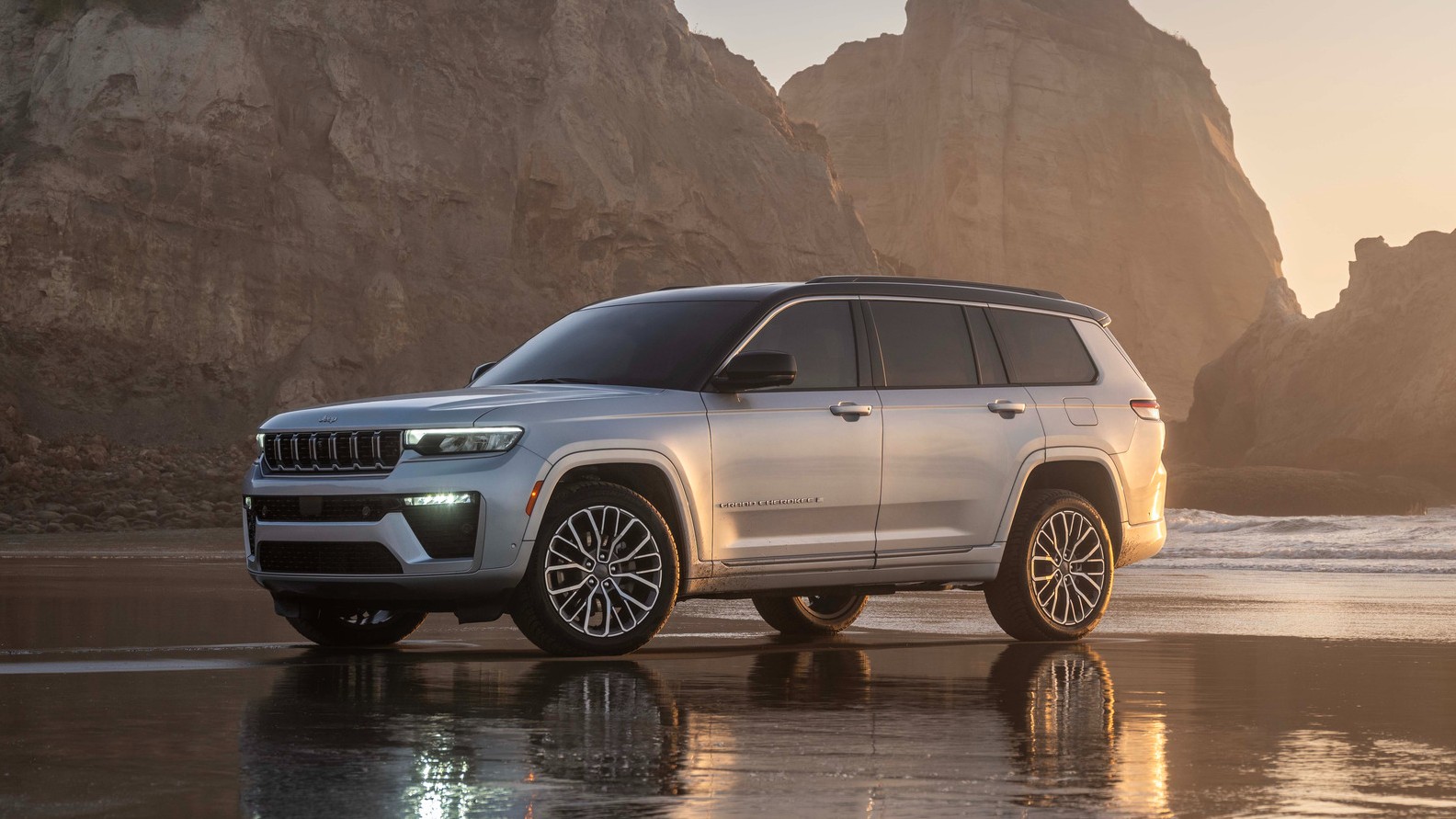 Stellantis swings to net profit in first quarter on strong sales of Jeep, Ram models