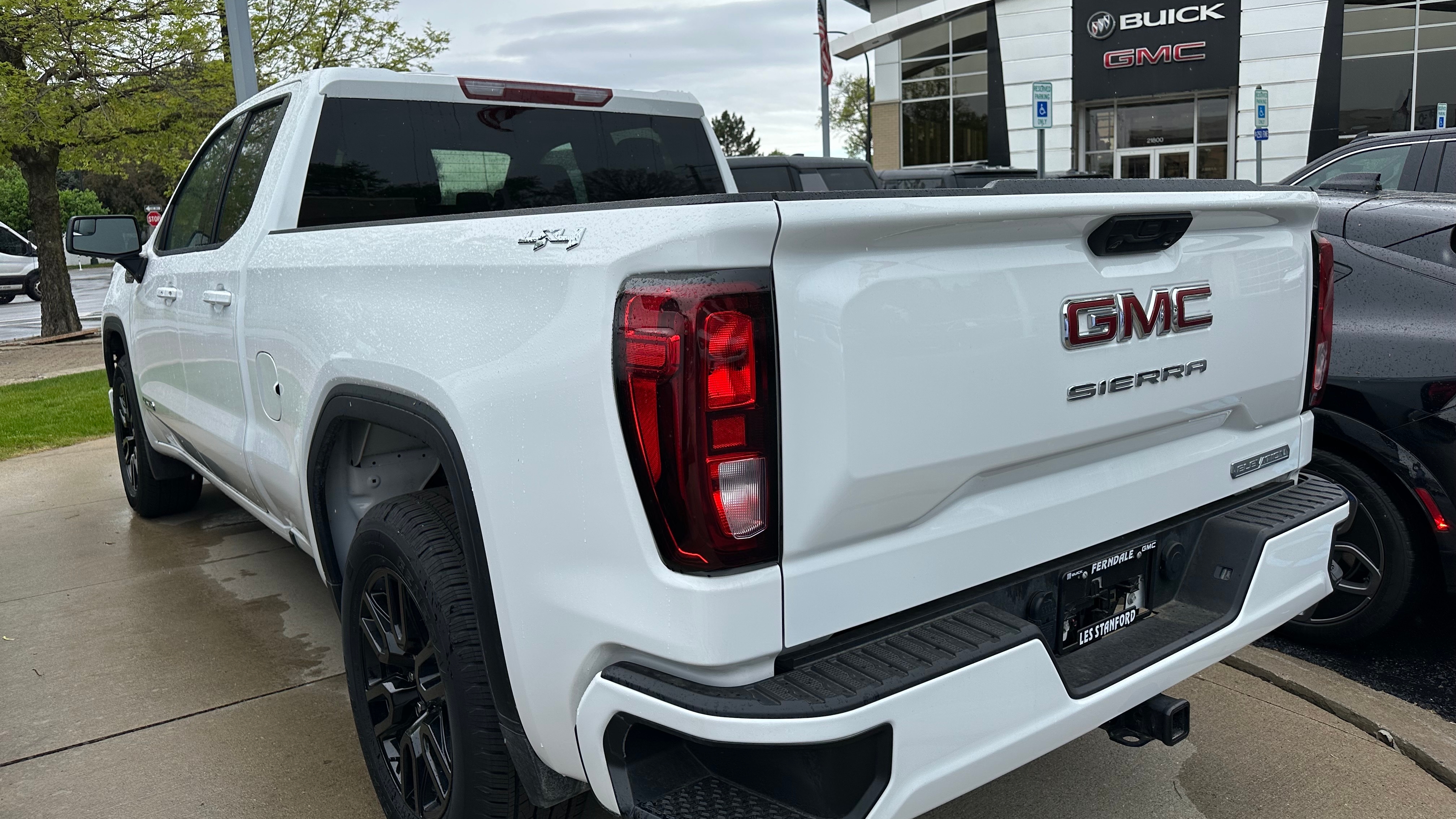 GM pushes for more pickups on dealership lots as Ford production snags linger