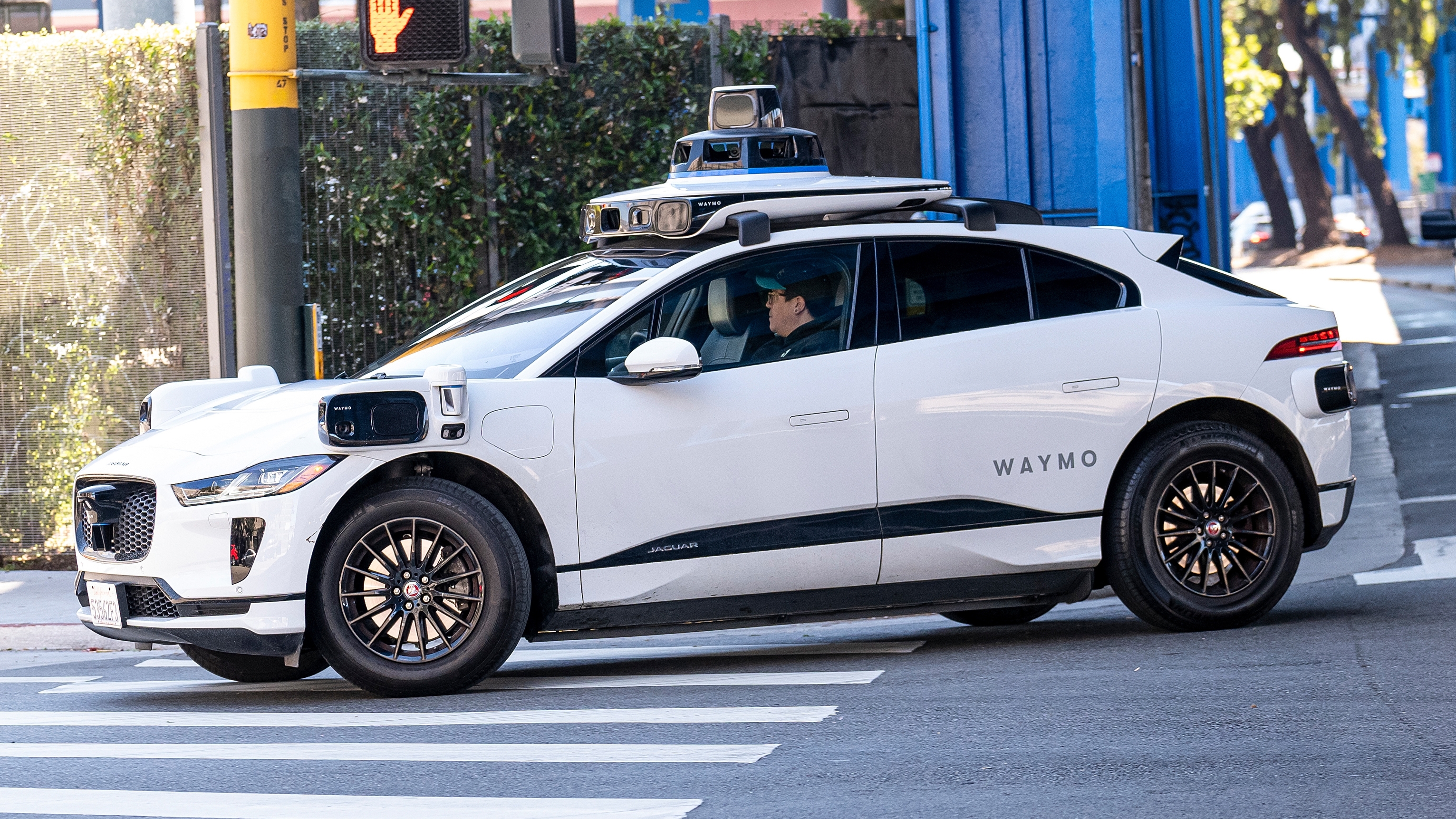 U.S. investigates Waymo robotaxis over safety around school buses