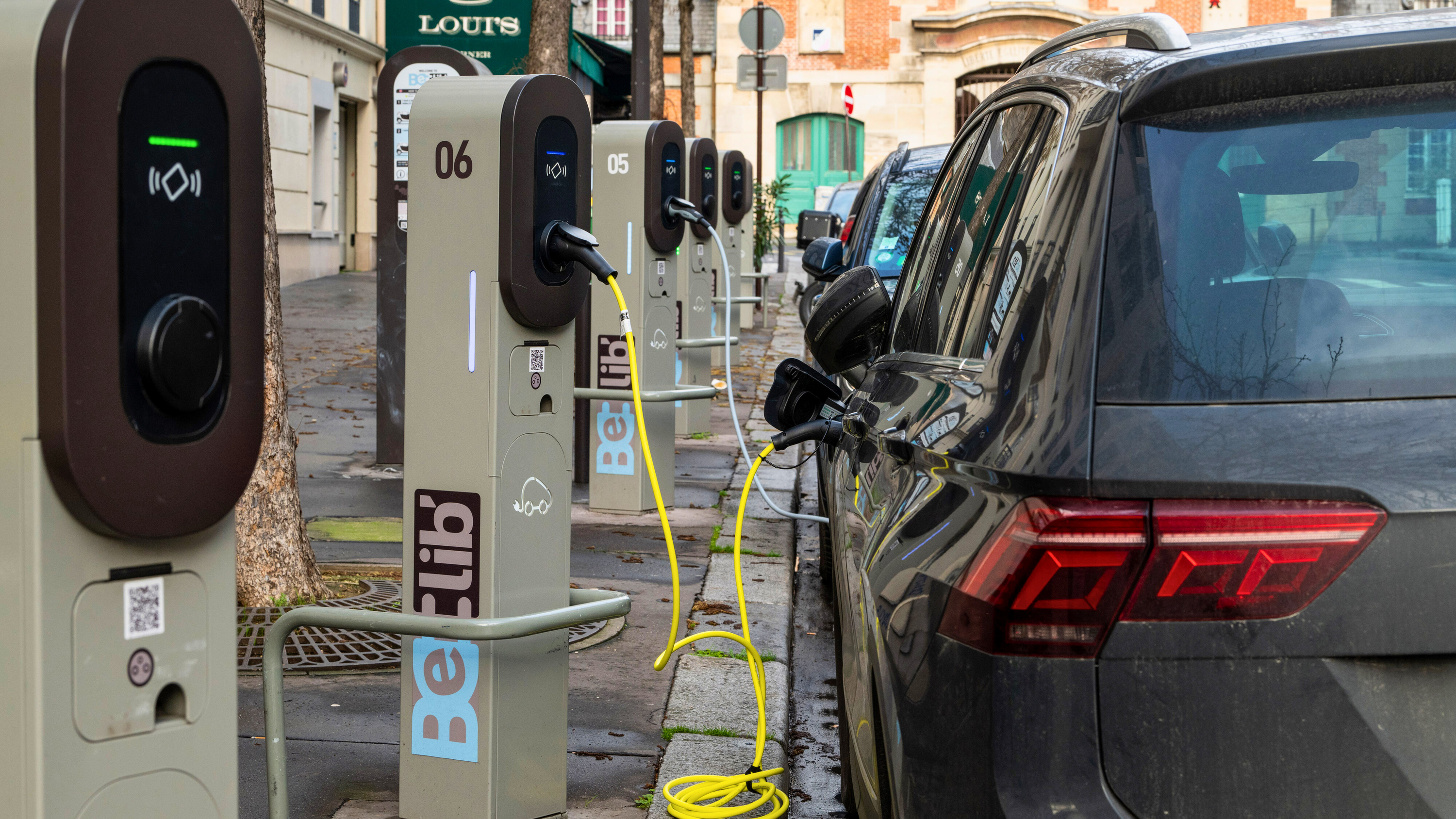 Europe has invested €200 billion so far to boost EV sector, report says