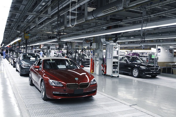 New U.S. tariff threat puts European automakers at risk of billions in lost profits