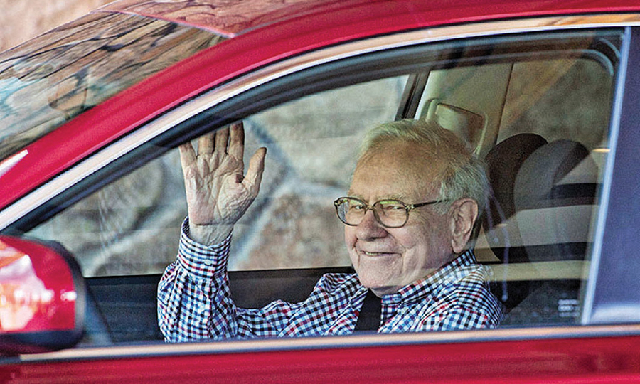 Toyota welcomes Buffett to car business with Hollywood burgers - Automotive  News