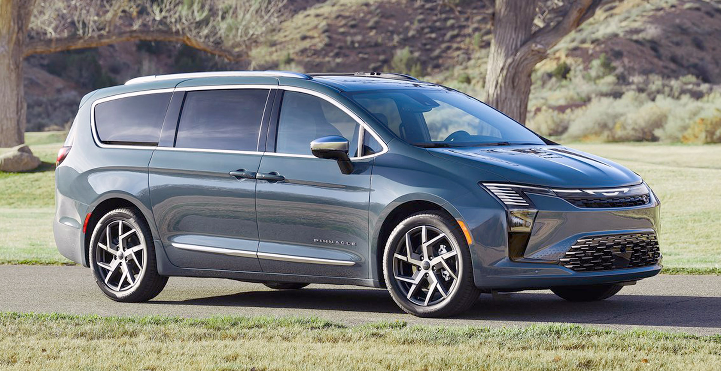 Dealer patience wearing thin for Chrysler direction as Pacifica drives sales gains