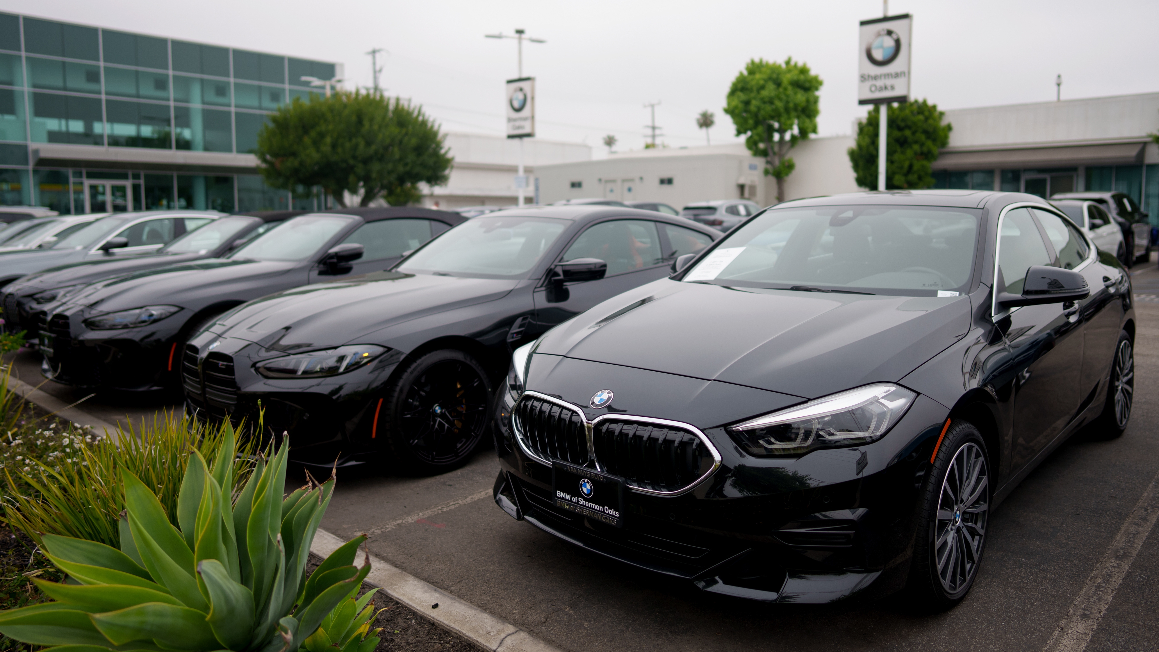 BMW, Lexus top 2025 luxury sales as ambitious Mercedes signals fiercer battle ahead