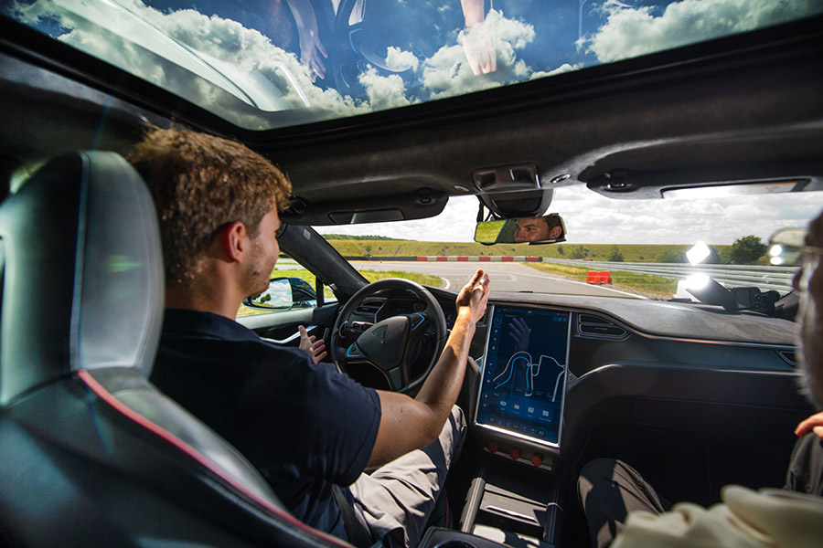 Tesla’s self-driving software faces test from Dutch RDW authority in February
