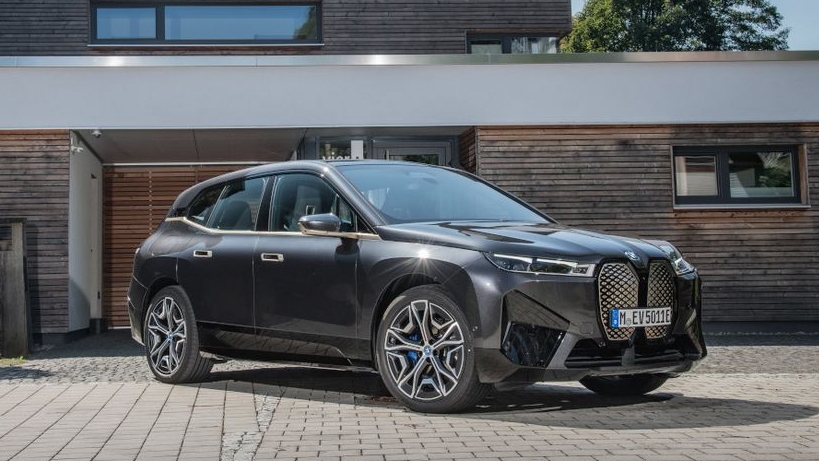 BMW iX EV fades from U.S. lineup ahead of Neue Klasse rollout