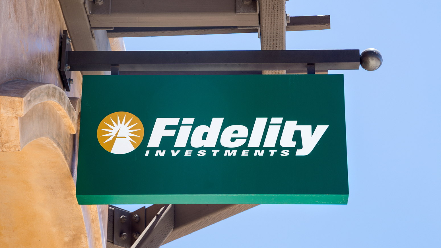 Fidelity includes alternatives in target-date series for first time -  Pensions & Investments