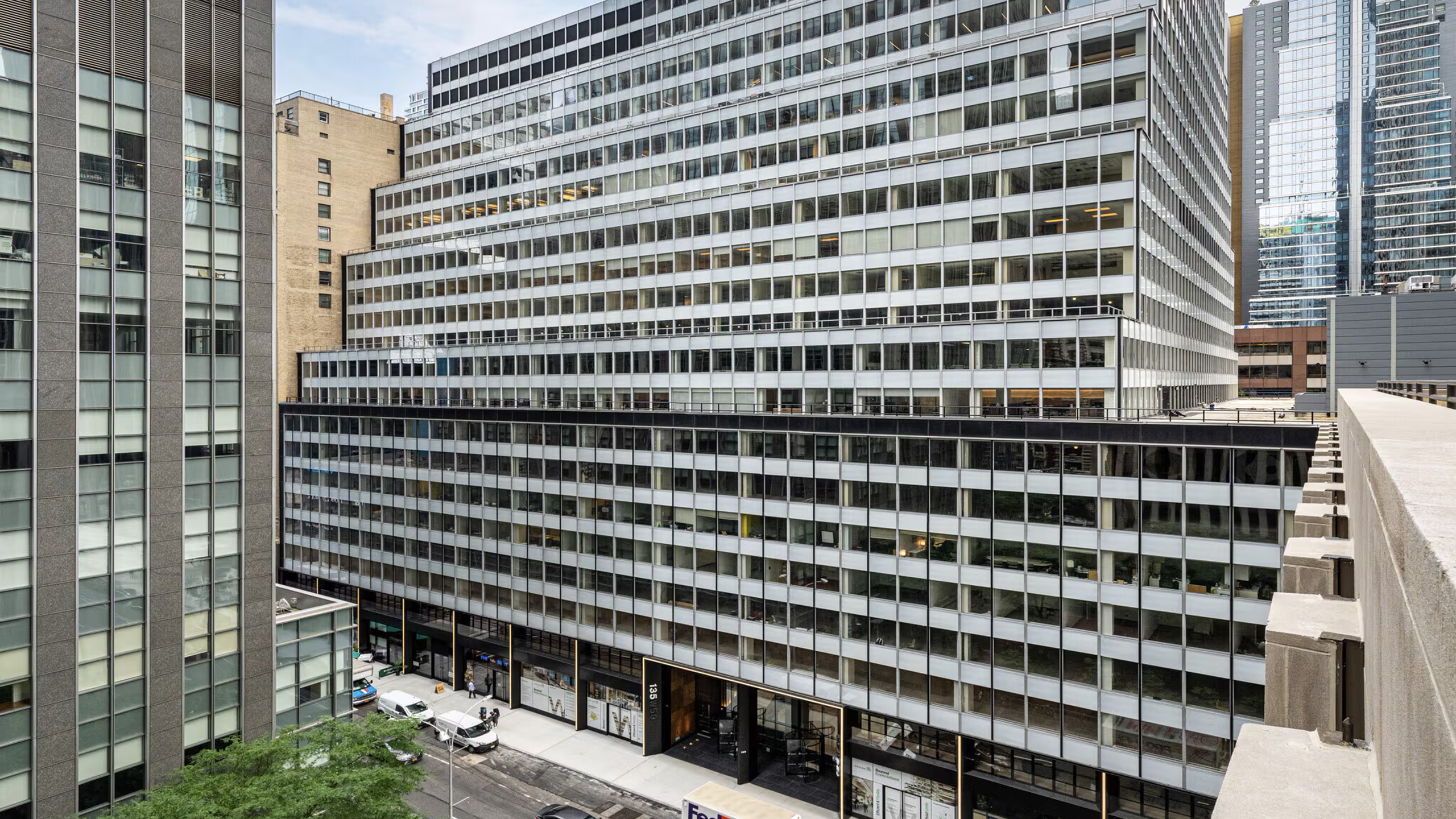 Developer who bought Midtown office tower at huge discount facing possible eviction