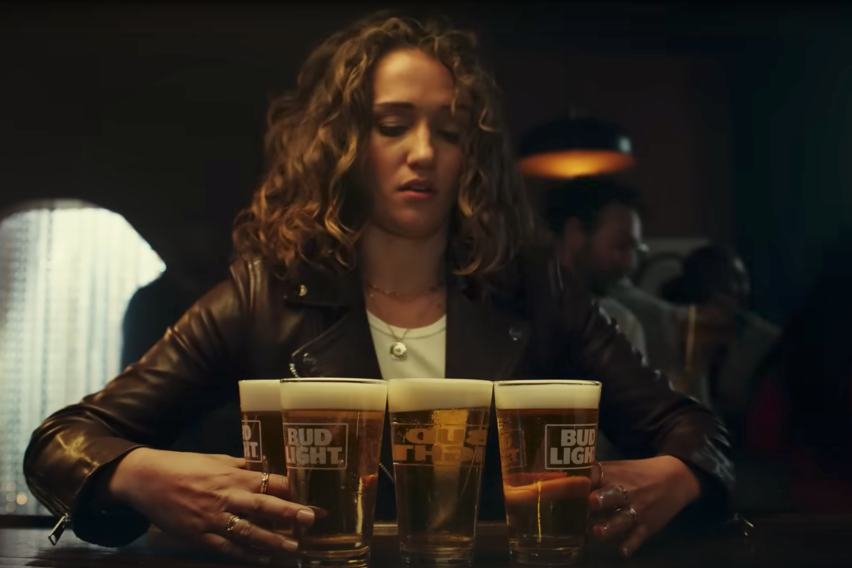 Actress In Bud Light Commercial 60 Photos - Moonagedaydream.film