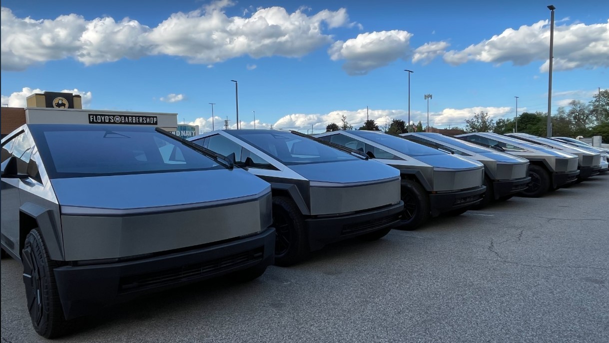 Tesla use of Detroit shopping center lot lands property owner in hot water