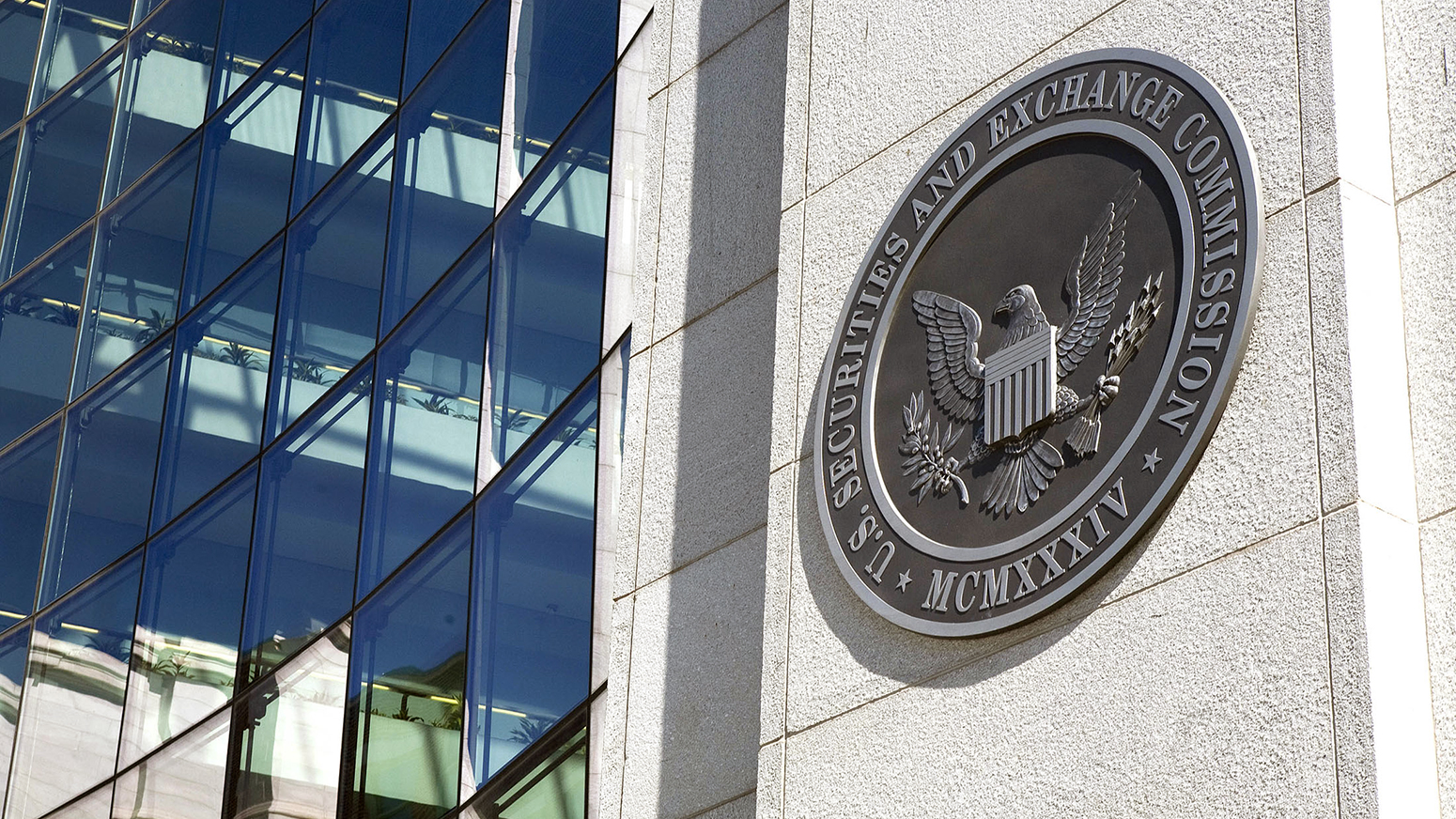 SEC approves spot bitcoin ETFs en masse - Pensions & Investments