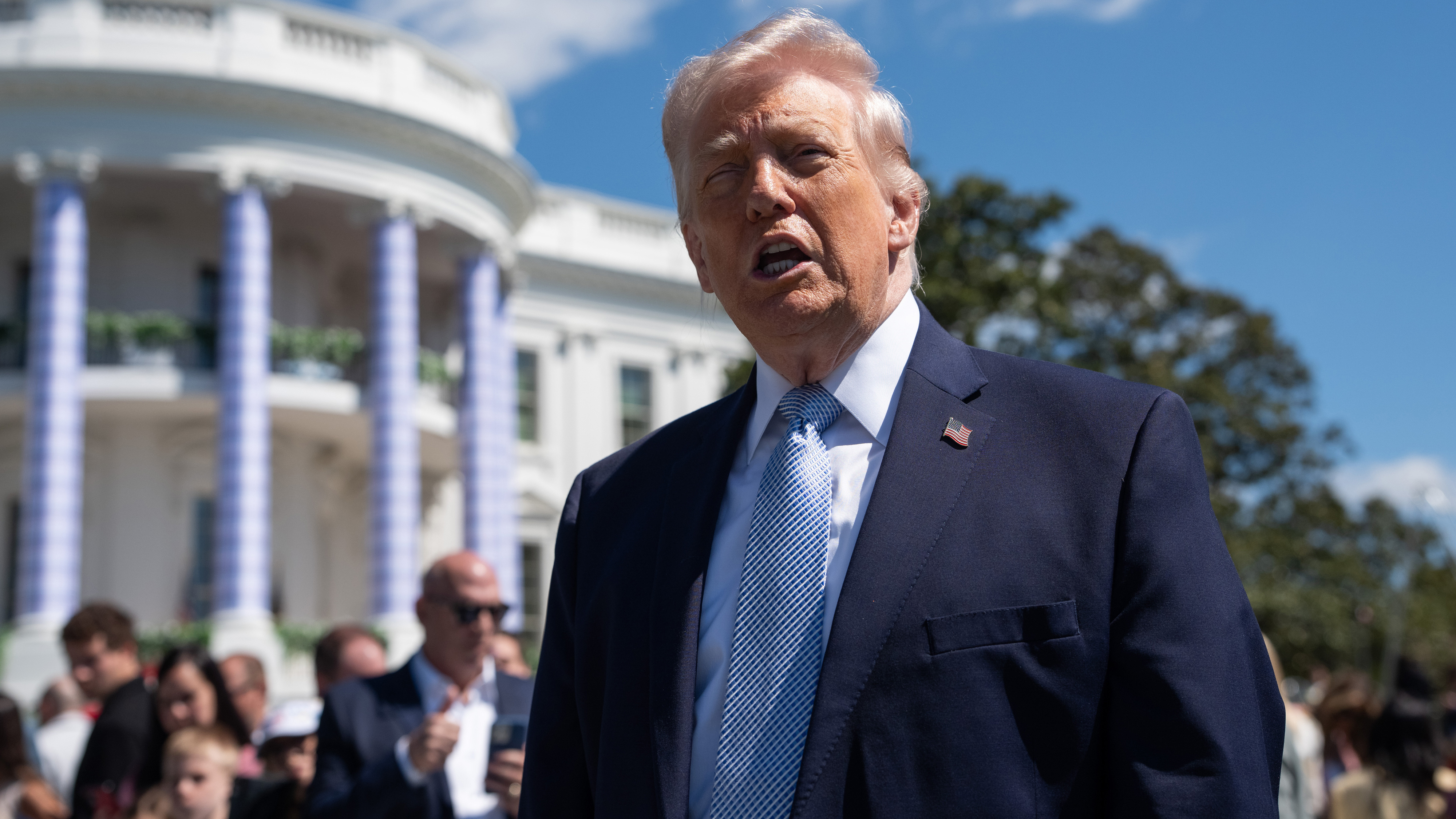 Trump says U.S. will raise tariff rate on EU vehicles to 25%