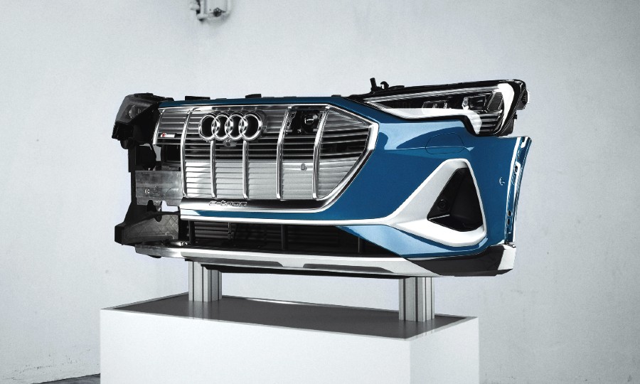 Plastic Omnium To Buy Hella S Stake In Front End Module Venture