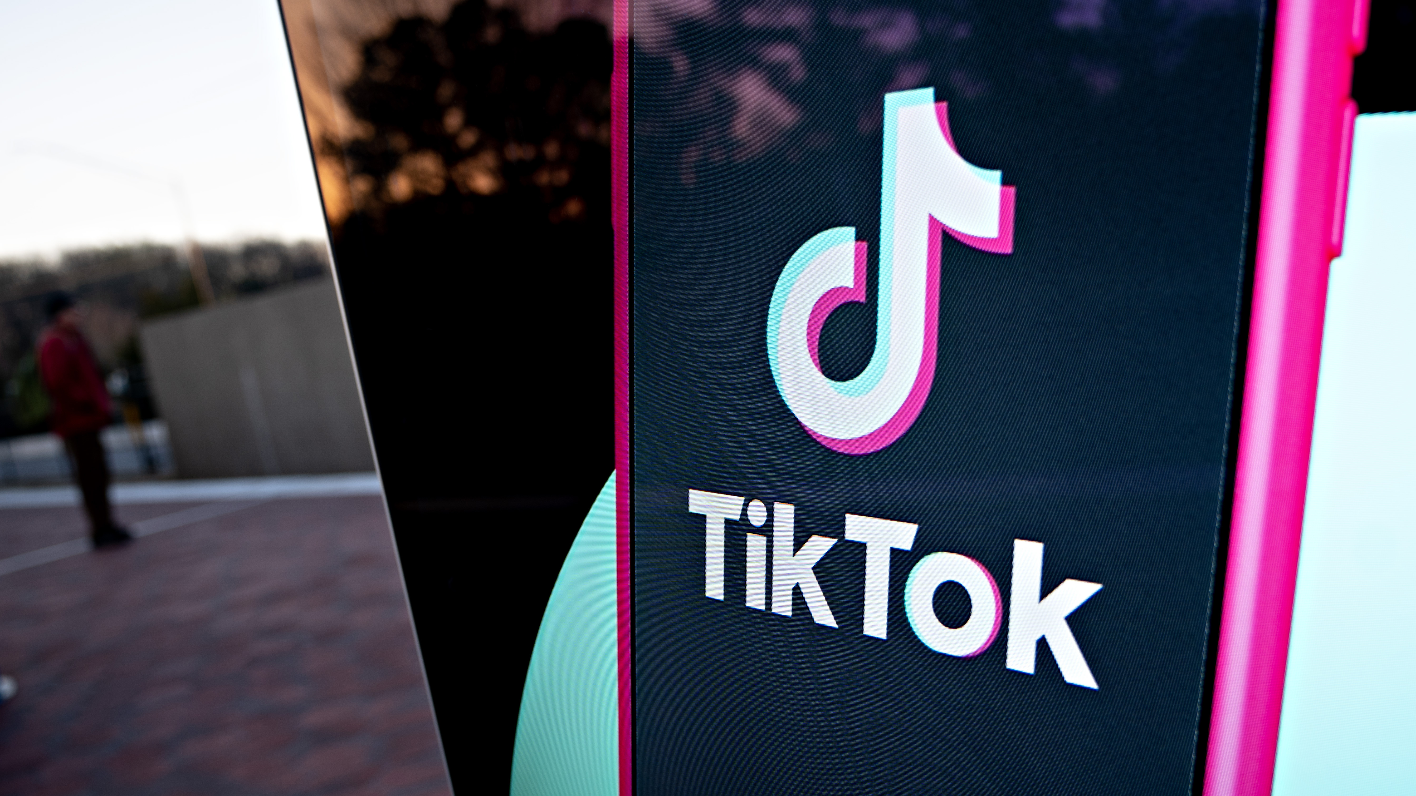 Trump extends TikTok ban deadline for second time - Ad Age