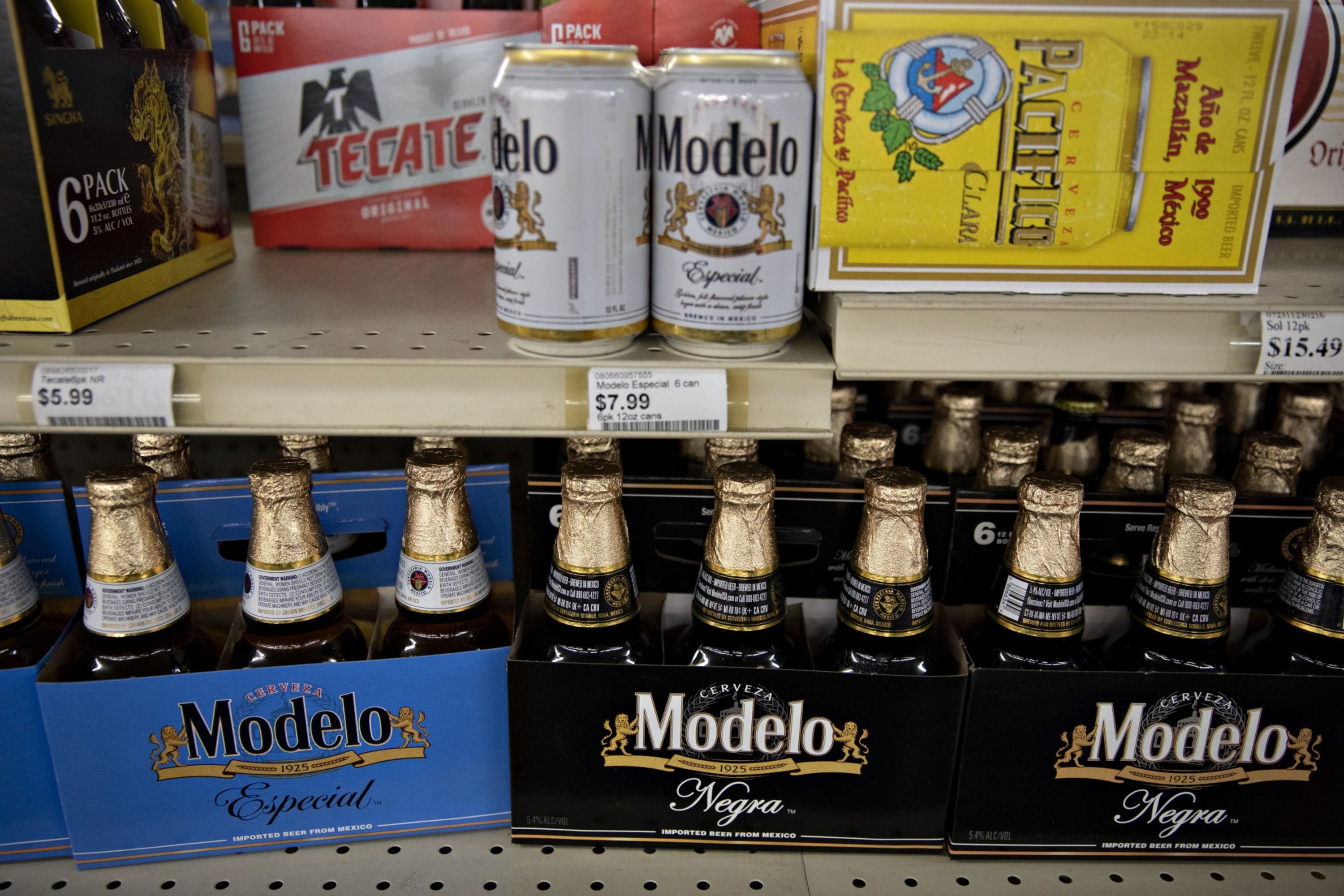 Modelo beer looks for new ad agency - Ad Age