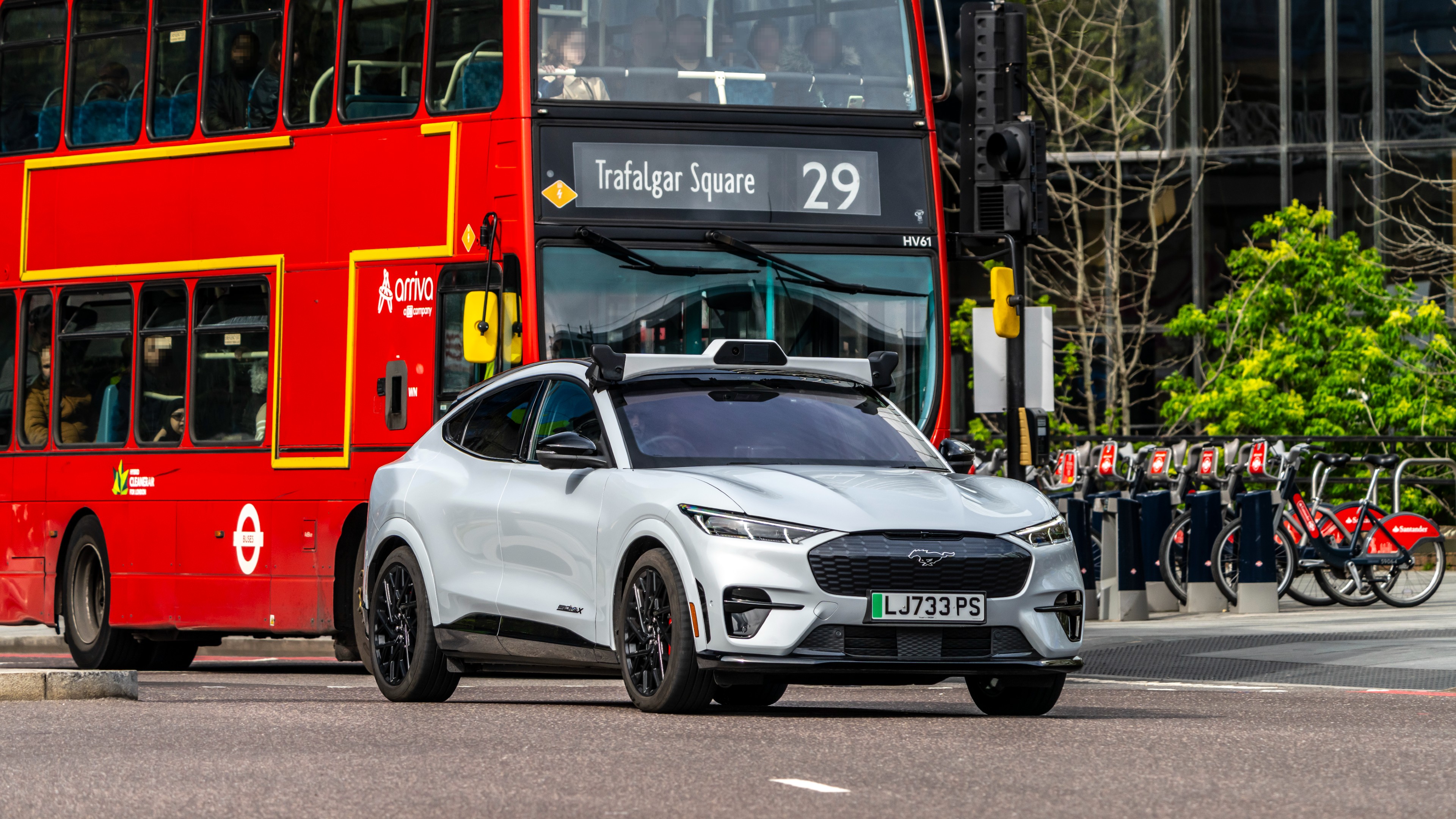 Mercedes, Nissan, Stellantis take stakes in UK self-driving AI startup Wayve