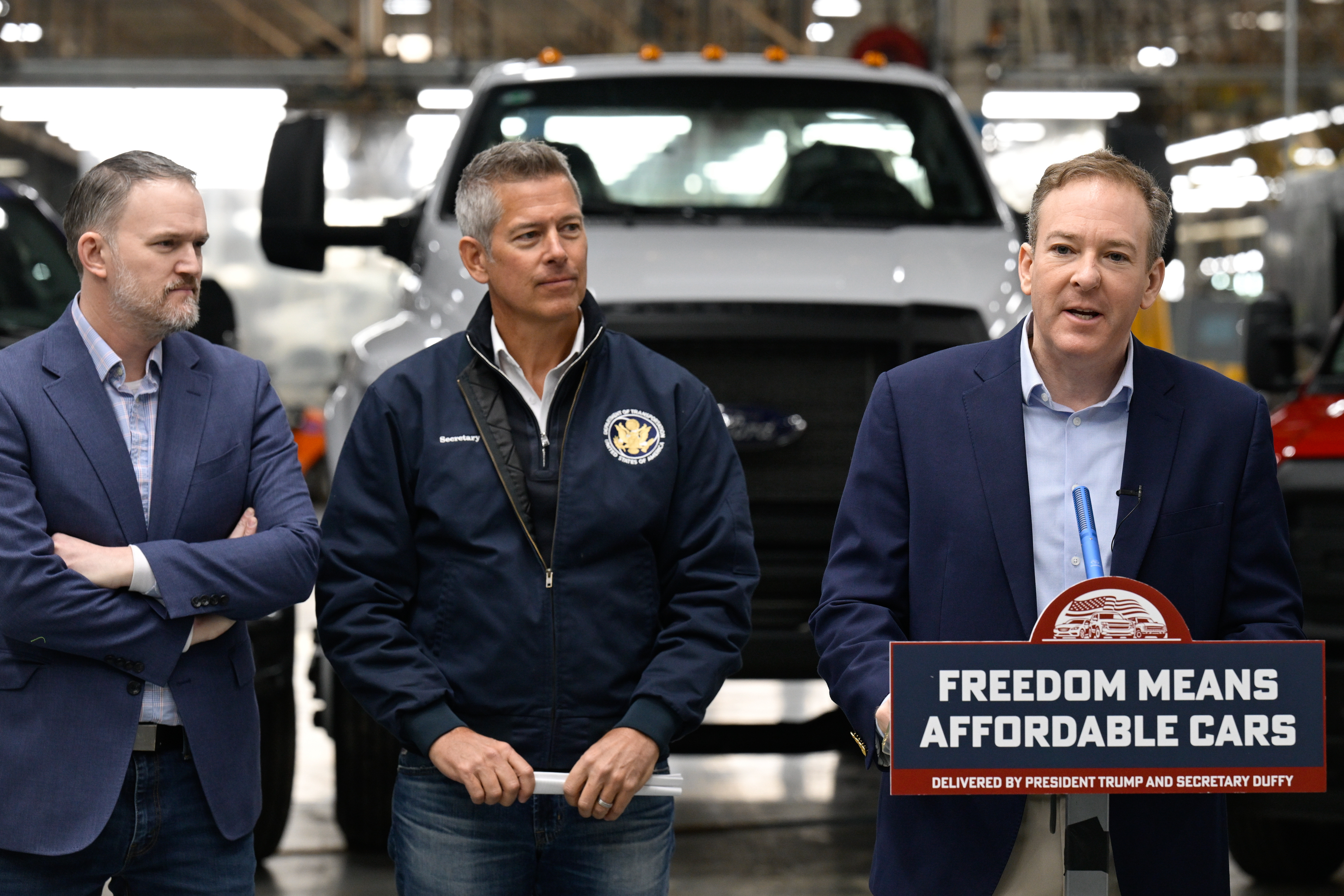 White House makes pitch that relaxed emissions rules, end of EV sales incentives will help expand choice, lower car prices