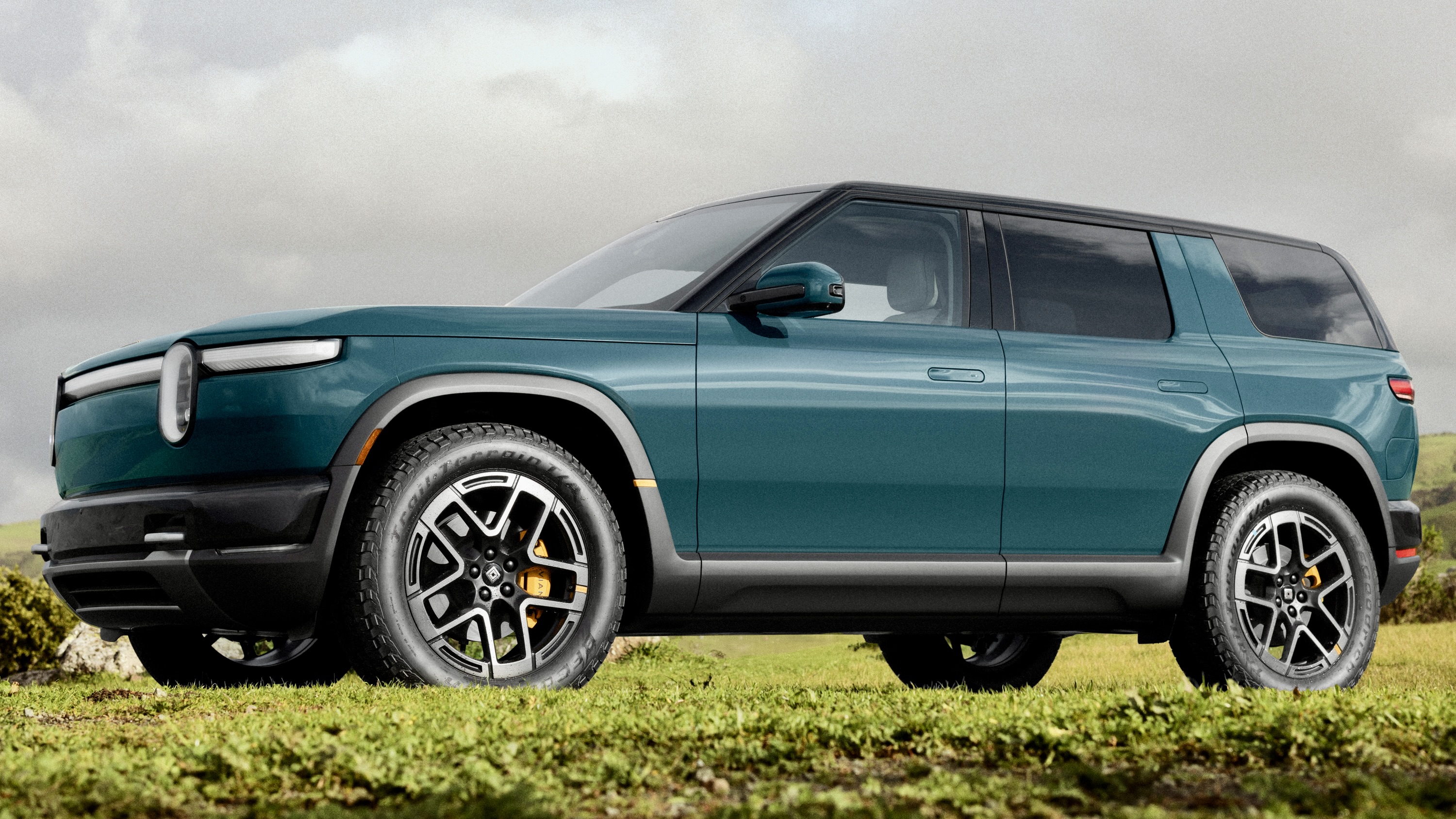 Uber commits $300 million to Rivian robotaxis; investment could grow to $1.25 billion if goals are met