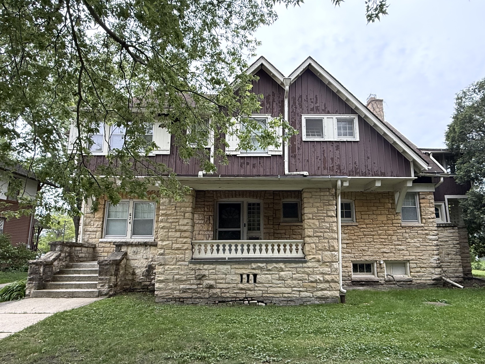Neighbors say Northwestern University lets empty houses deteriorate