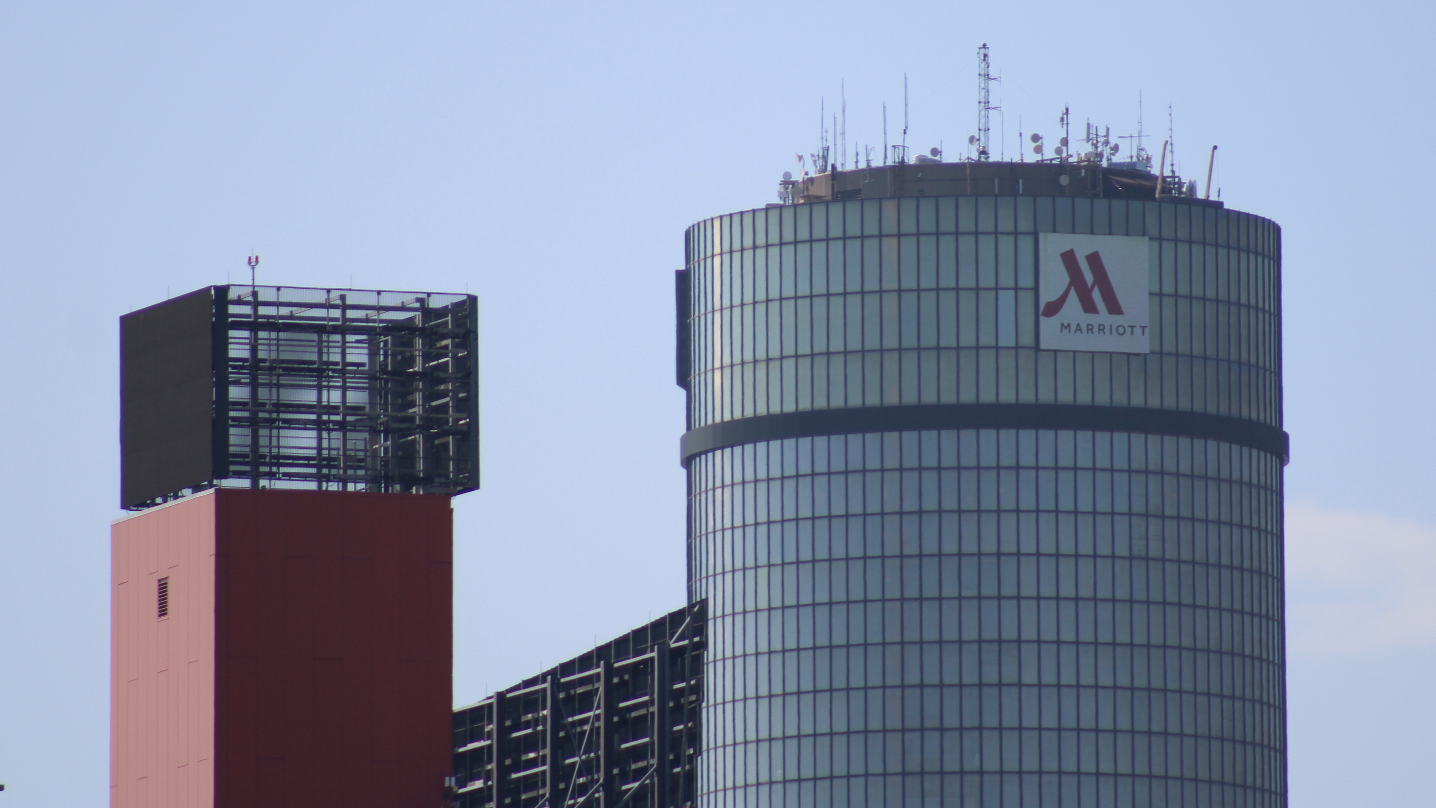 GM removes its brand logos from Detroit’s RenCen 