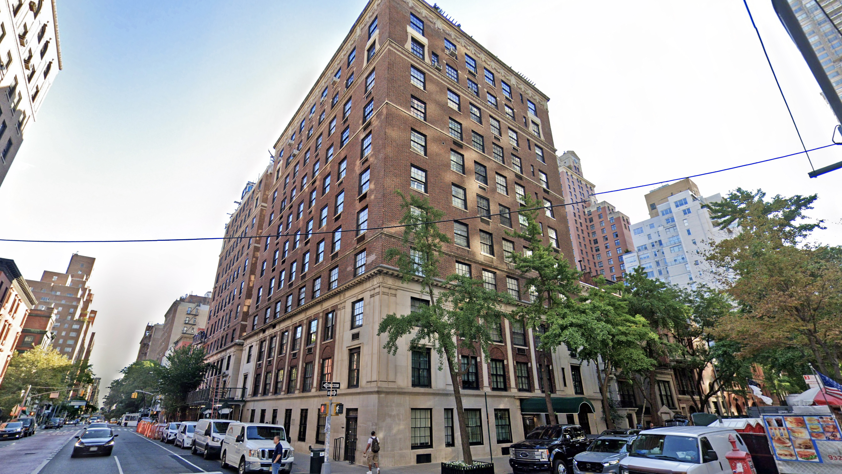 Vanity Fair writer inks deal for Upper East Side co-op