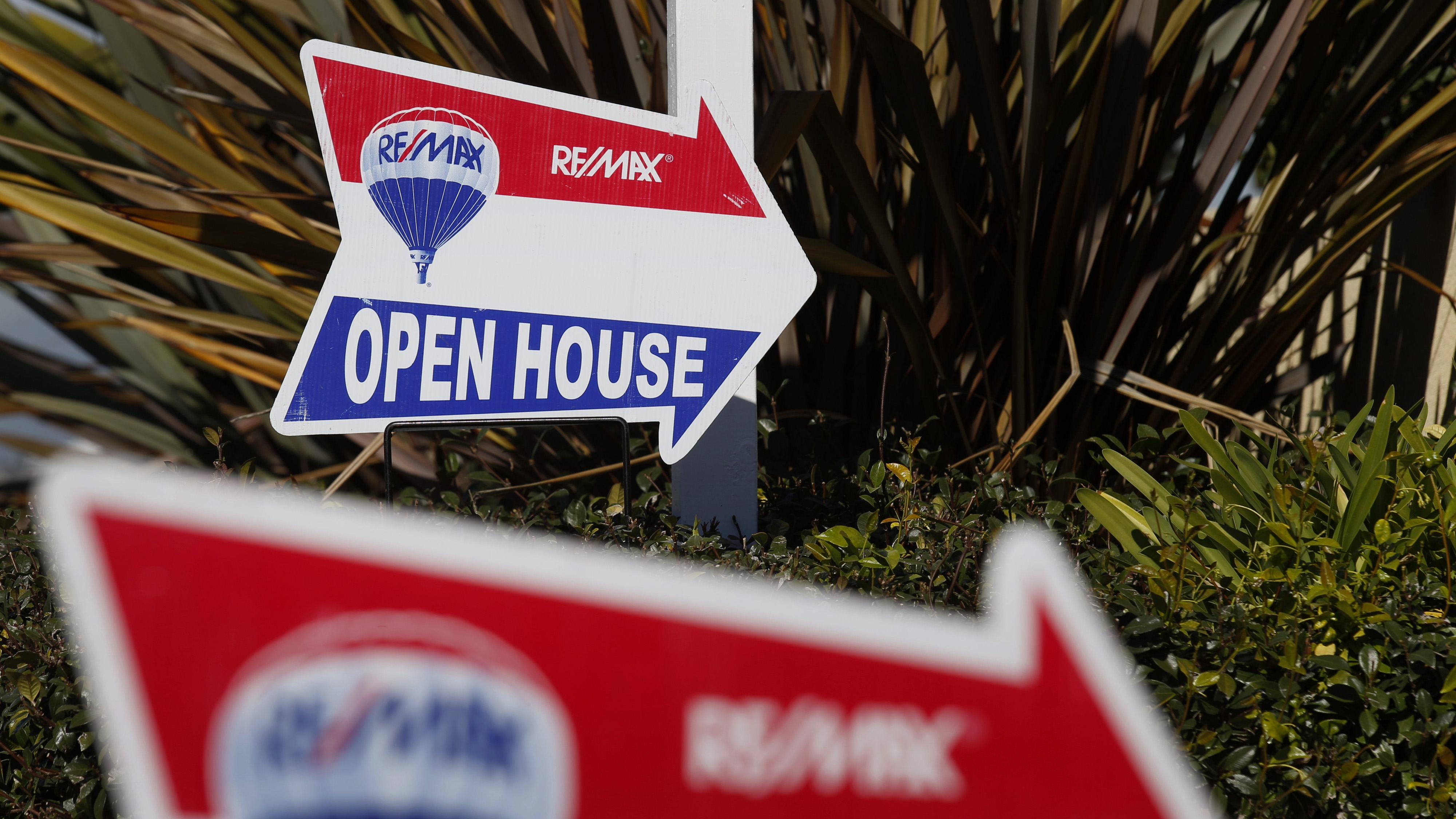 Real Brokerage to acquire Re/Max in widening consolidation