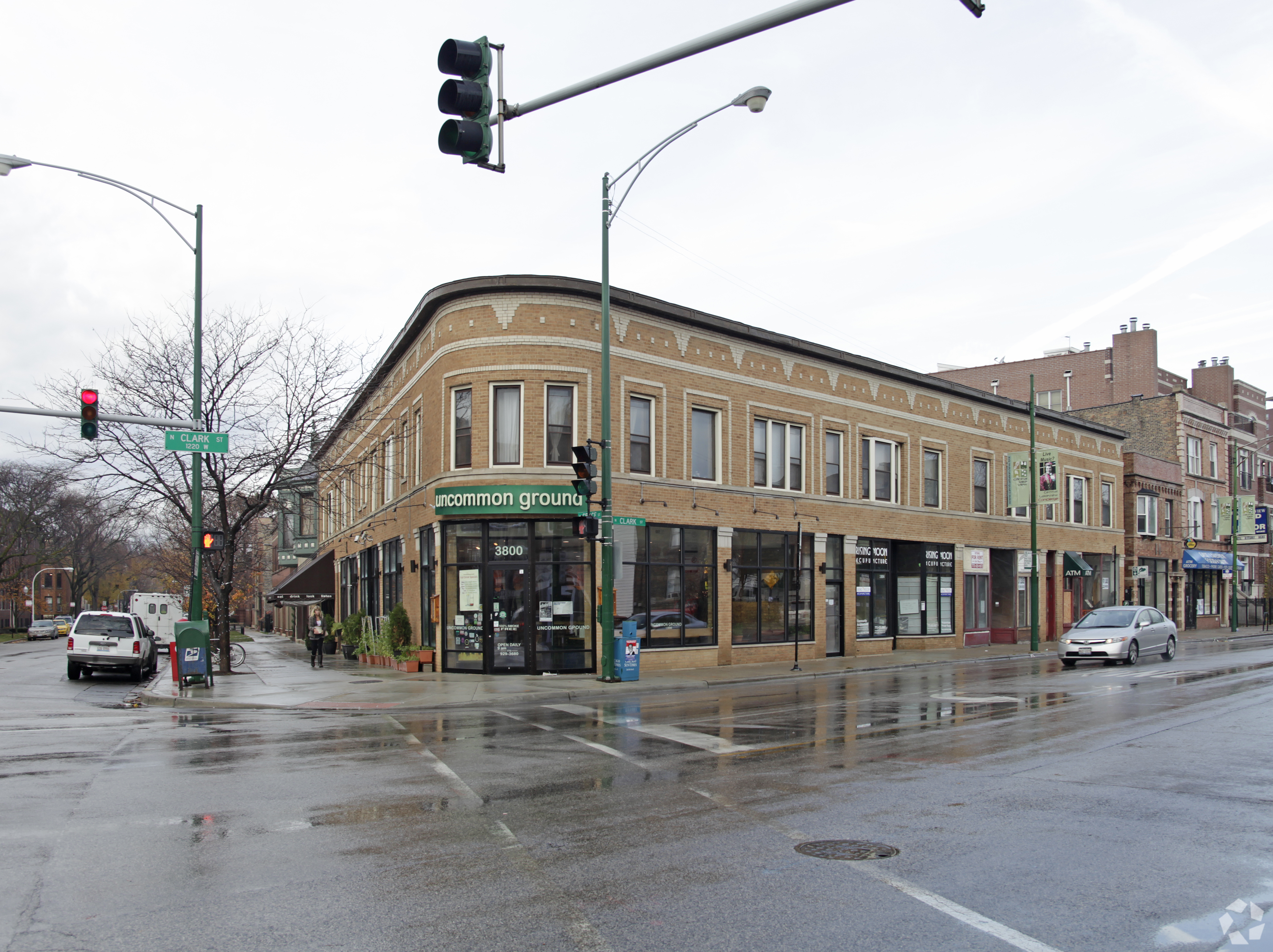 Uncommon Ground seeks new operator as longtime Wrigleyville restaurateurs plan to retire