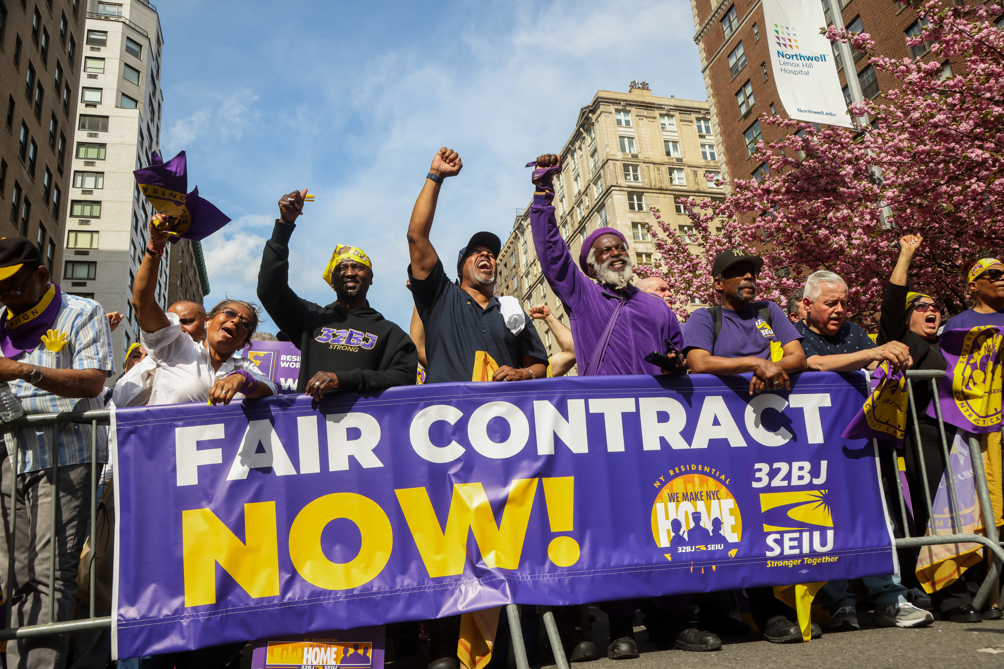 City doormen, building owners land tentative deal to avoid strike