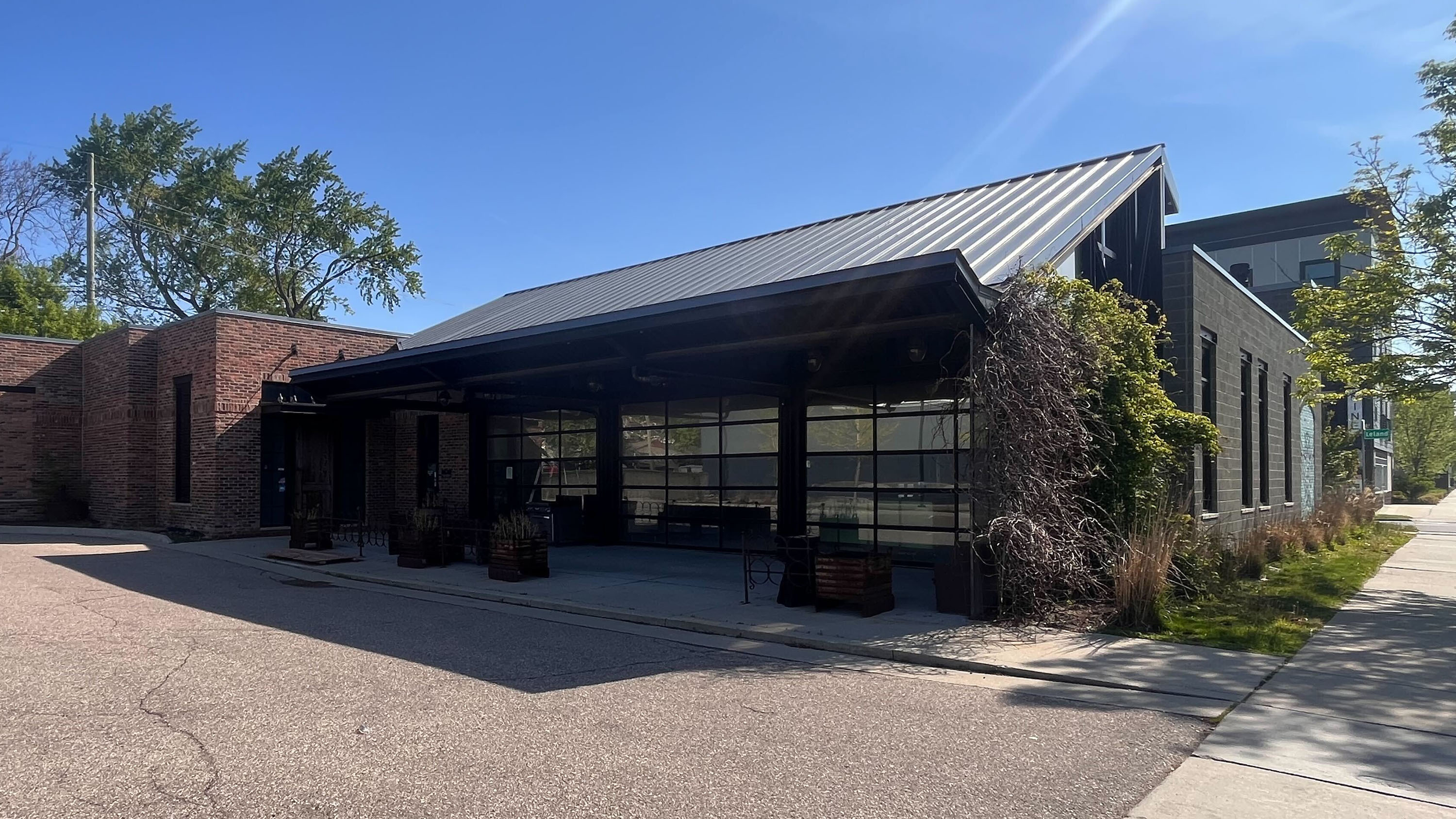 Local barbecue chain expanding to Ferndale