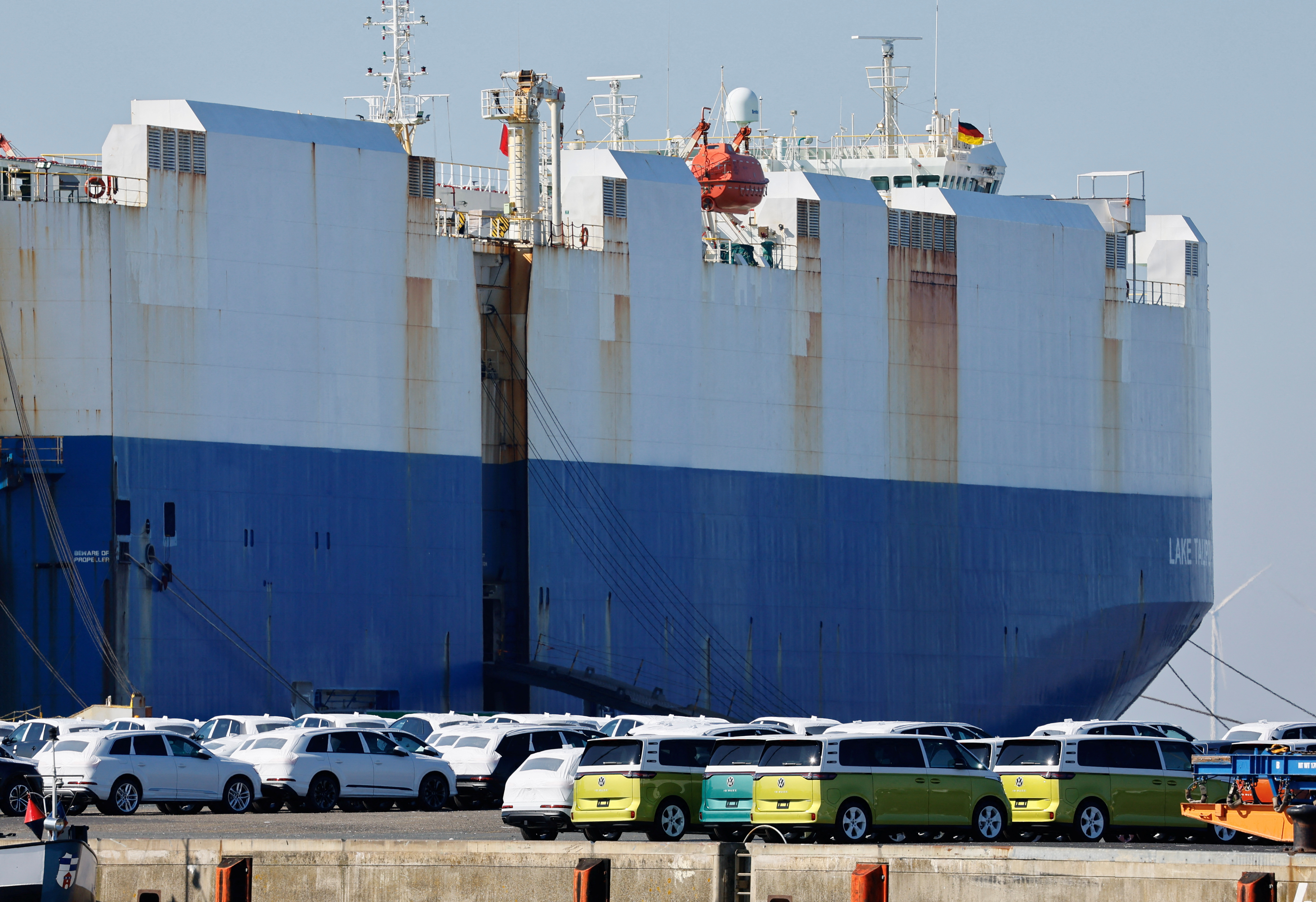U.S. tariffs on EU autos lowered to 15% - Automotive News