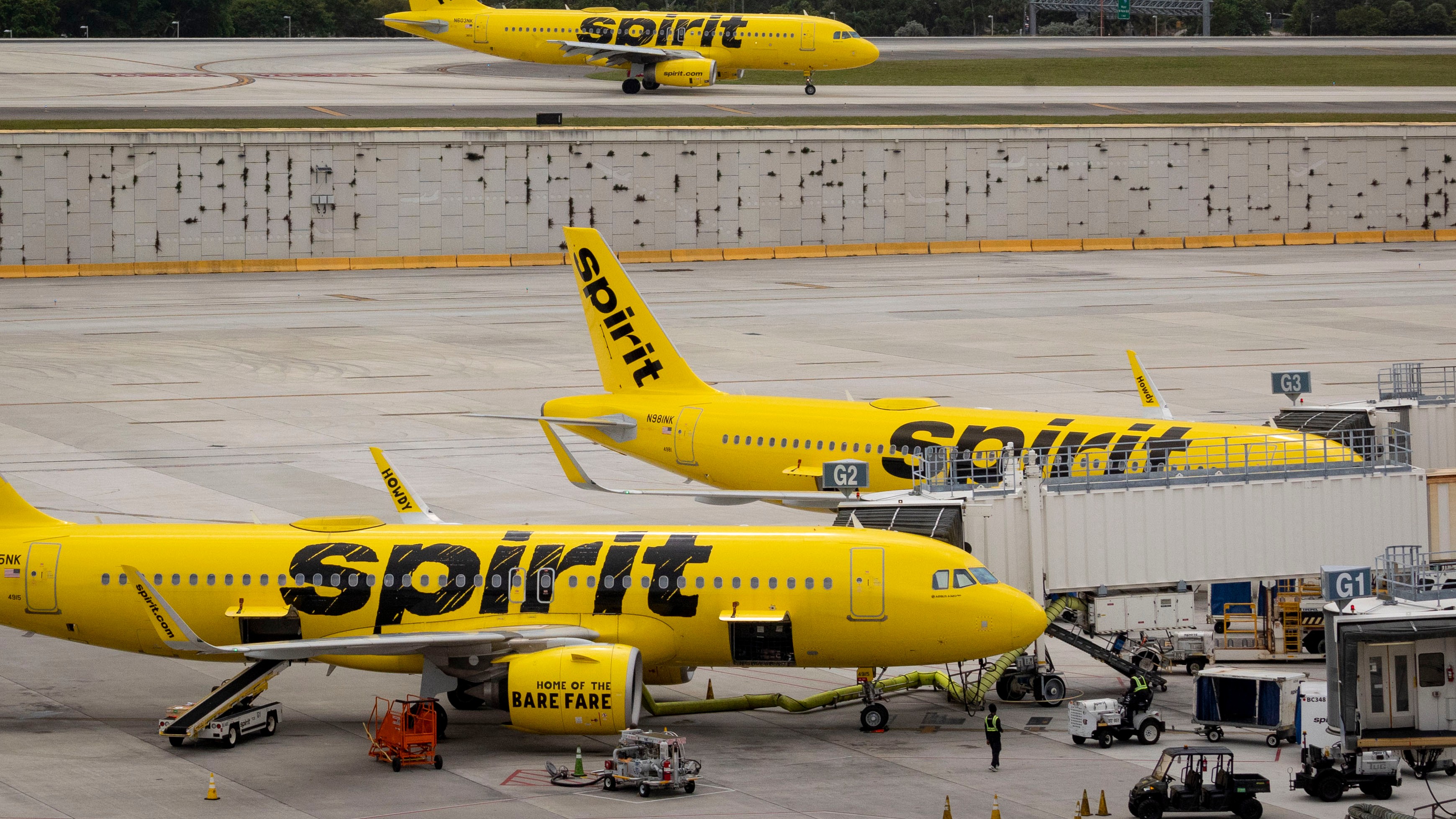 Spirit Airlines shuts down, cancels all flights after bailout talks fail