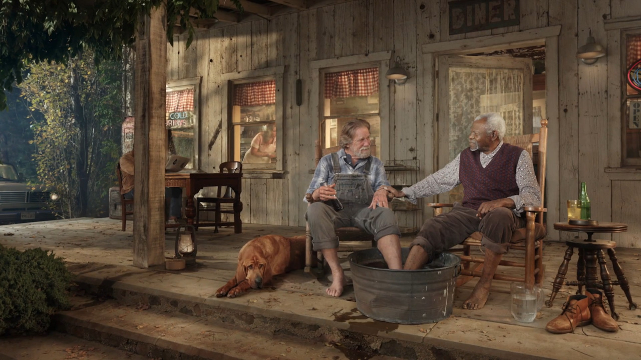 Attaching flex track to roadbed with adhesive, image size:1280x720