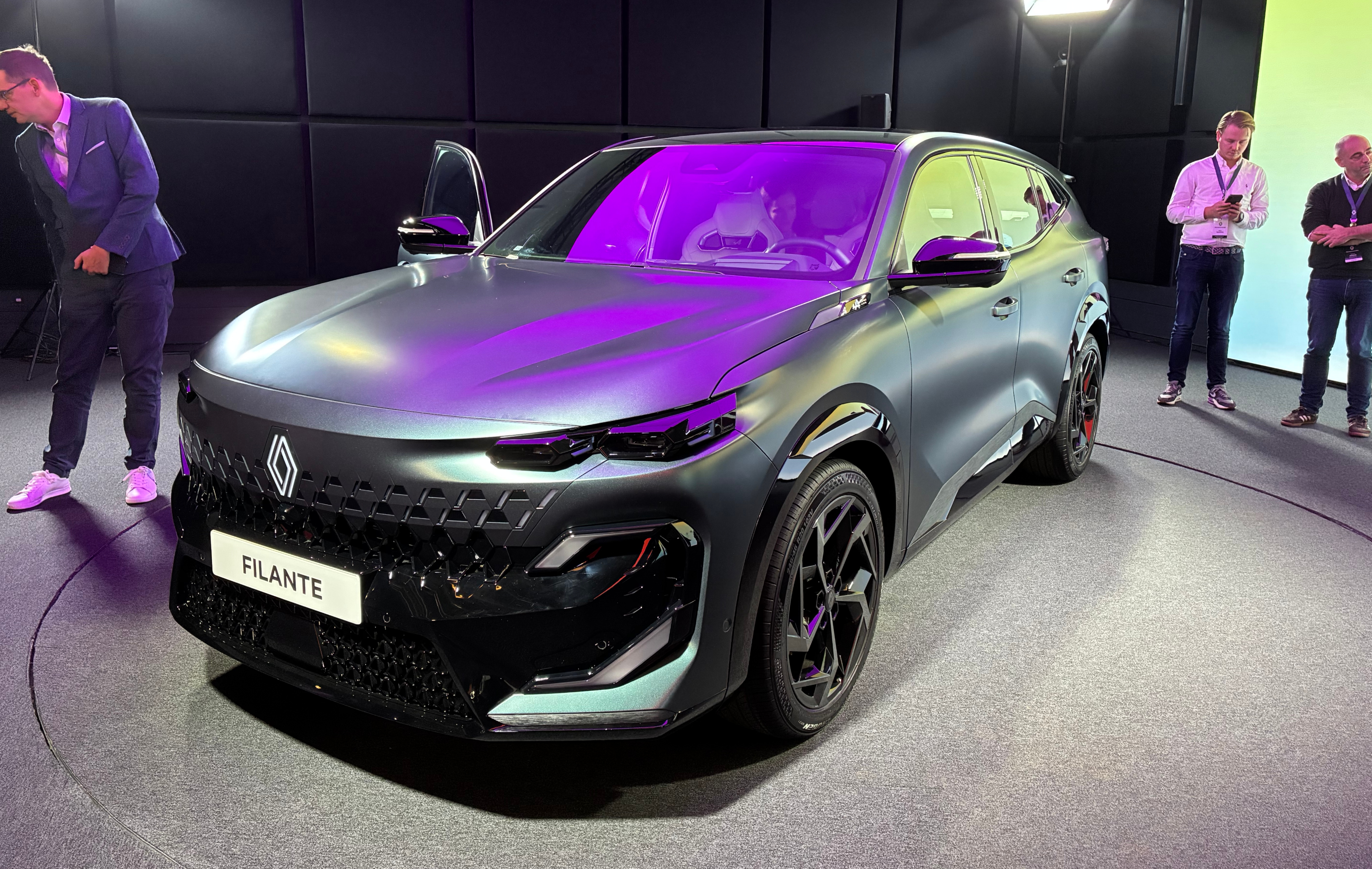 Renault challenges Kia with the Filante hybrid crossover